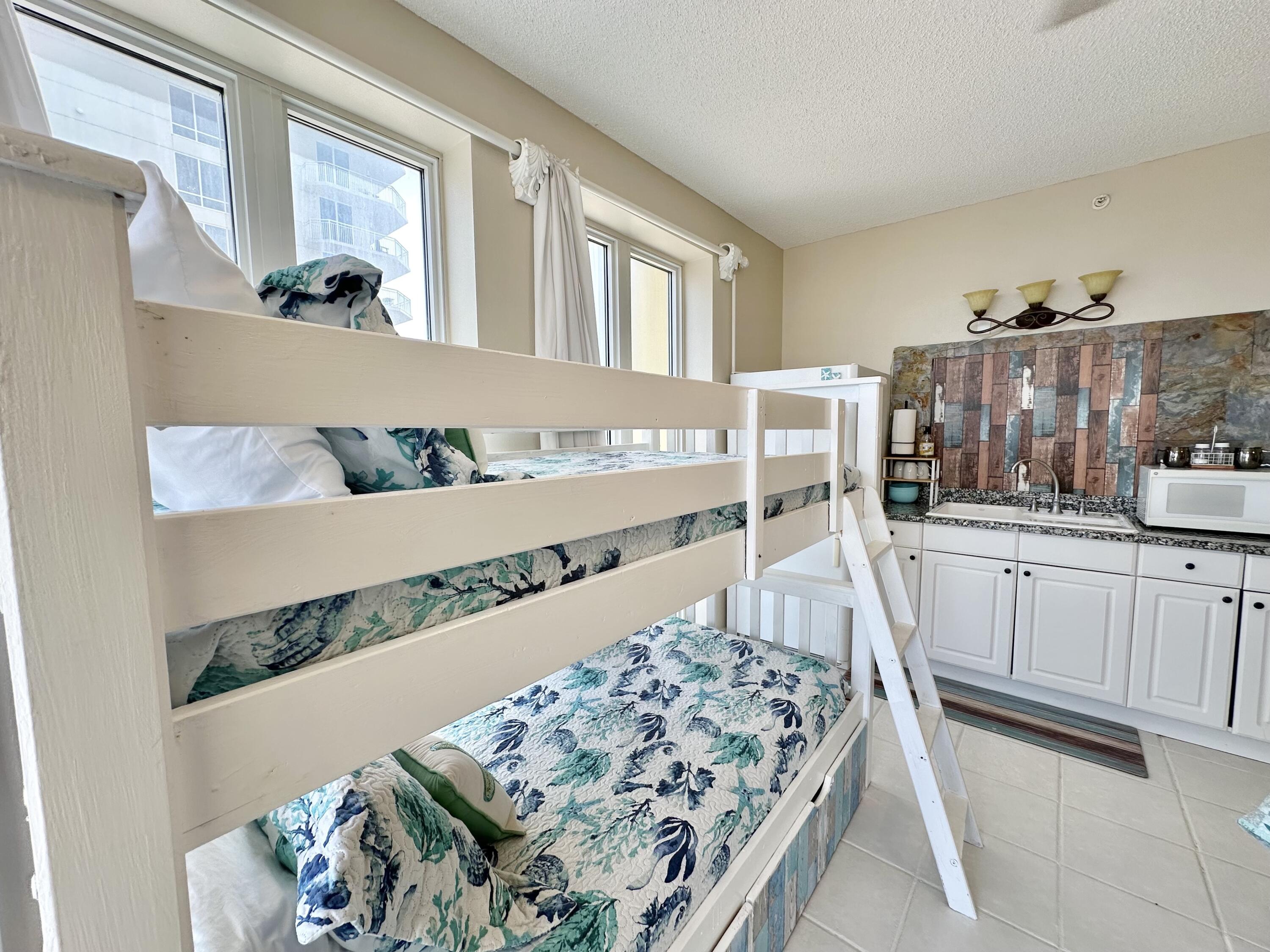 CARIBBEAN RESORT. NAVARRE BEACH - Residential