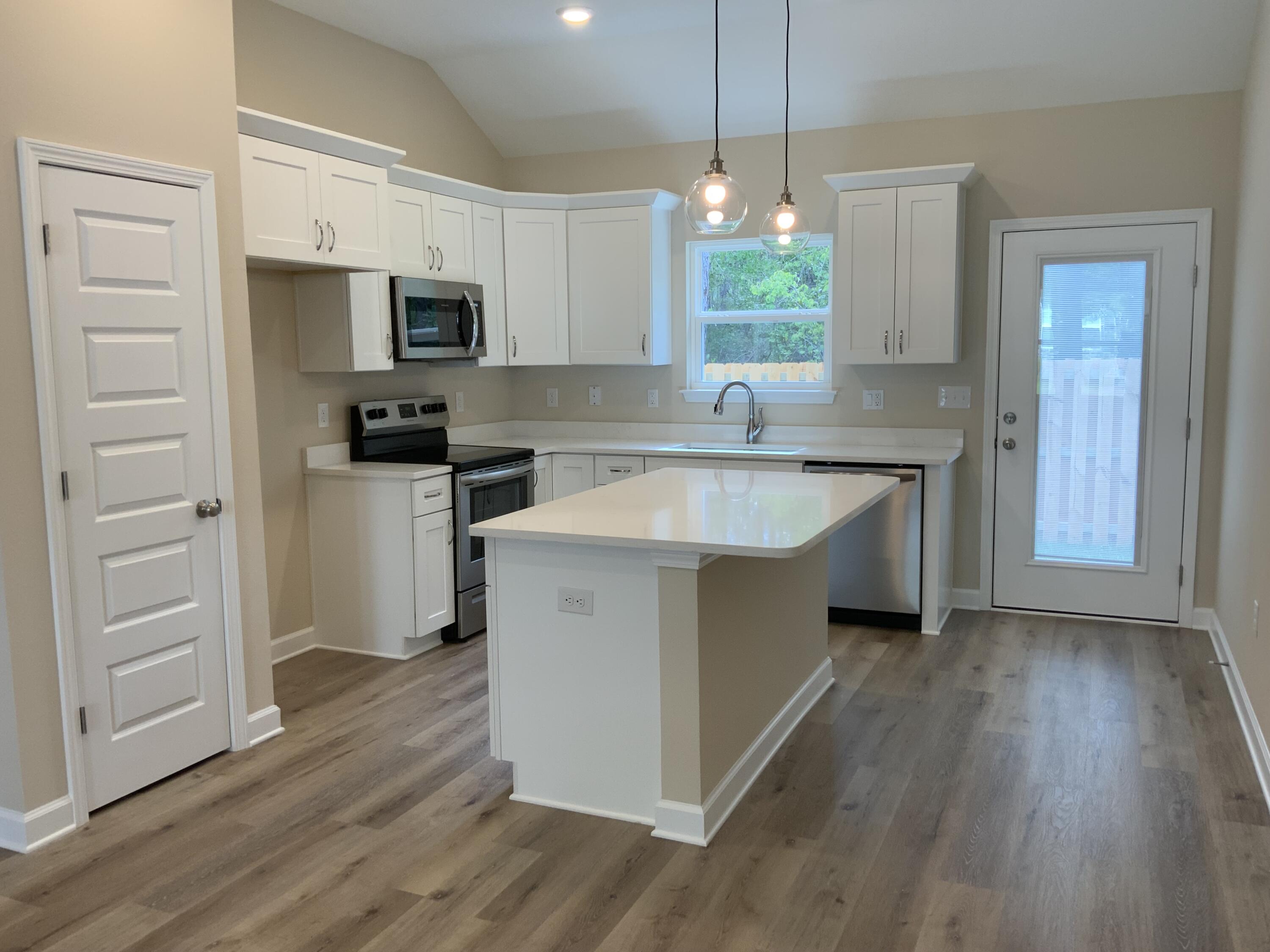 LAUREL OAKS S/D - Residential