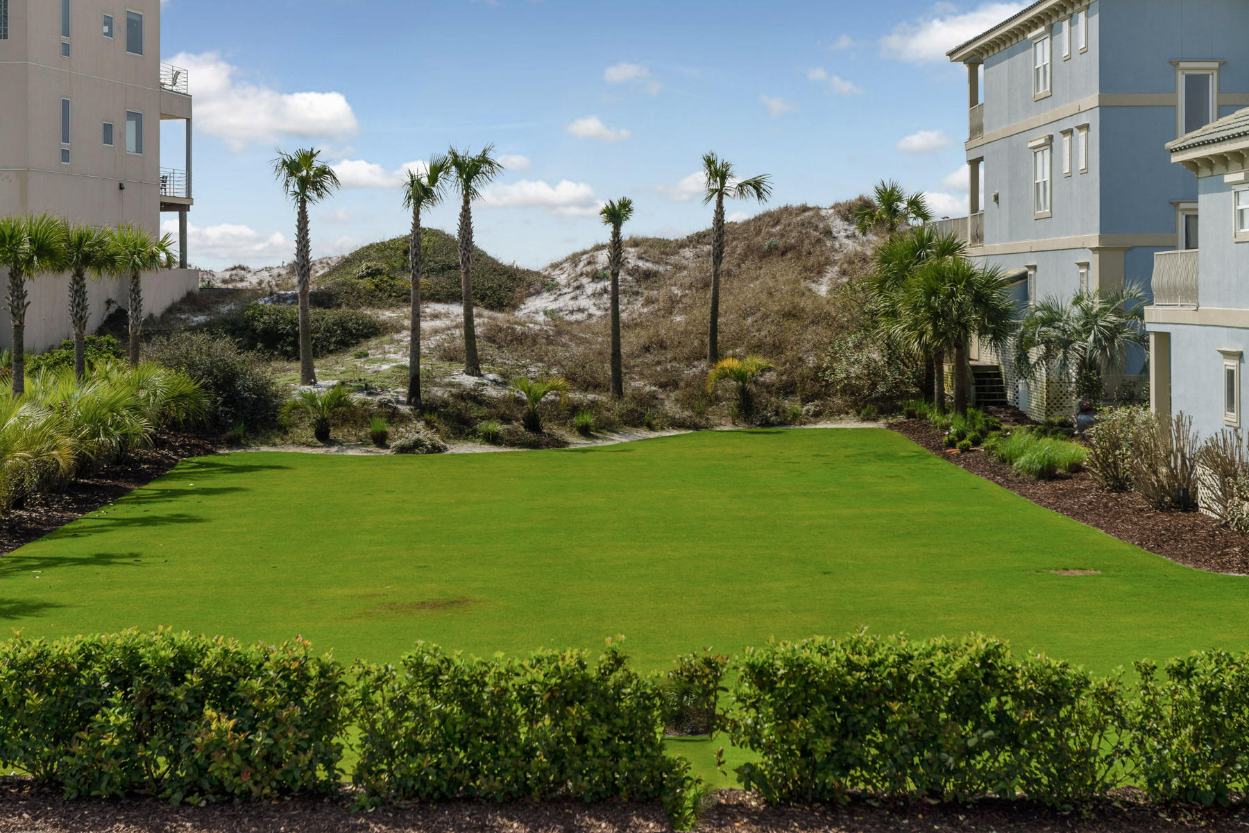 WALK OVER DUNES - Land