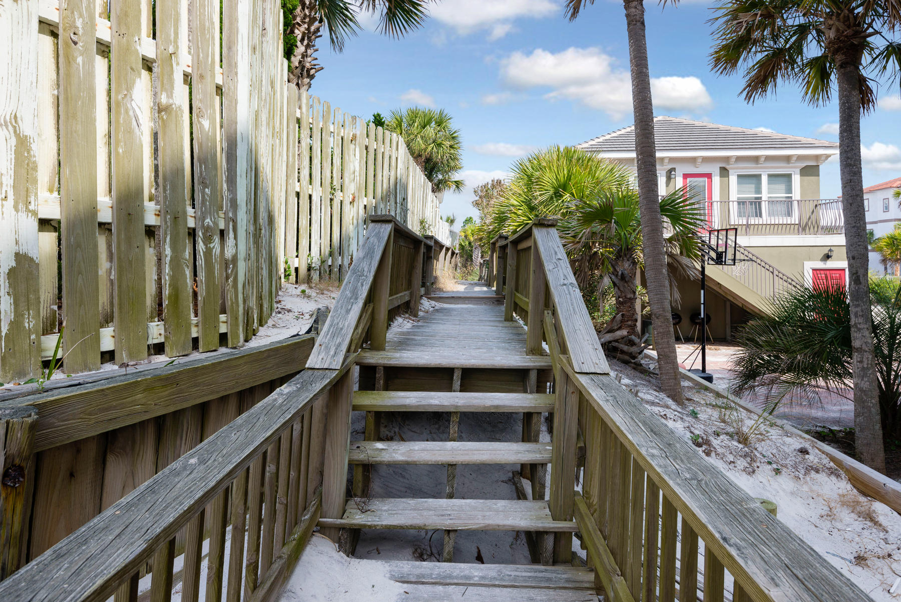 WALK OVER DUNES - Land