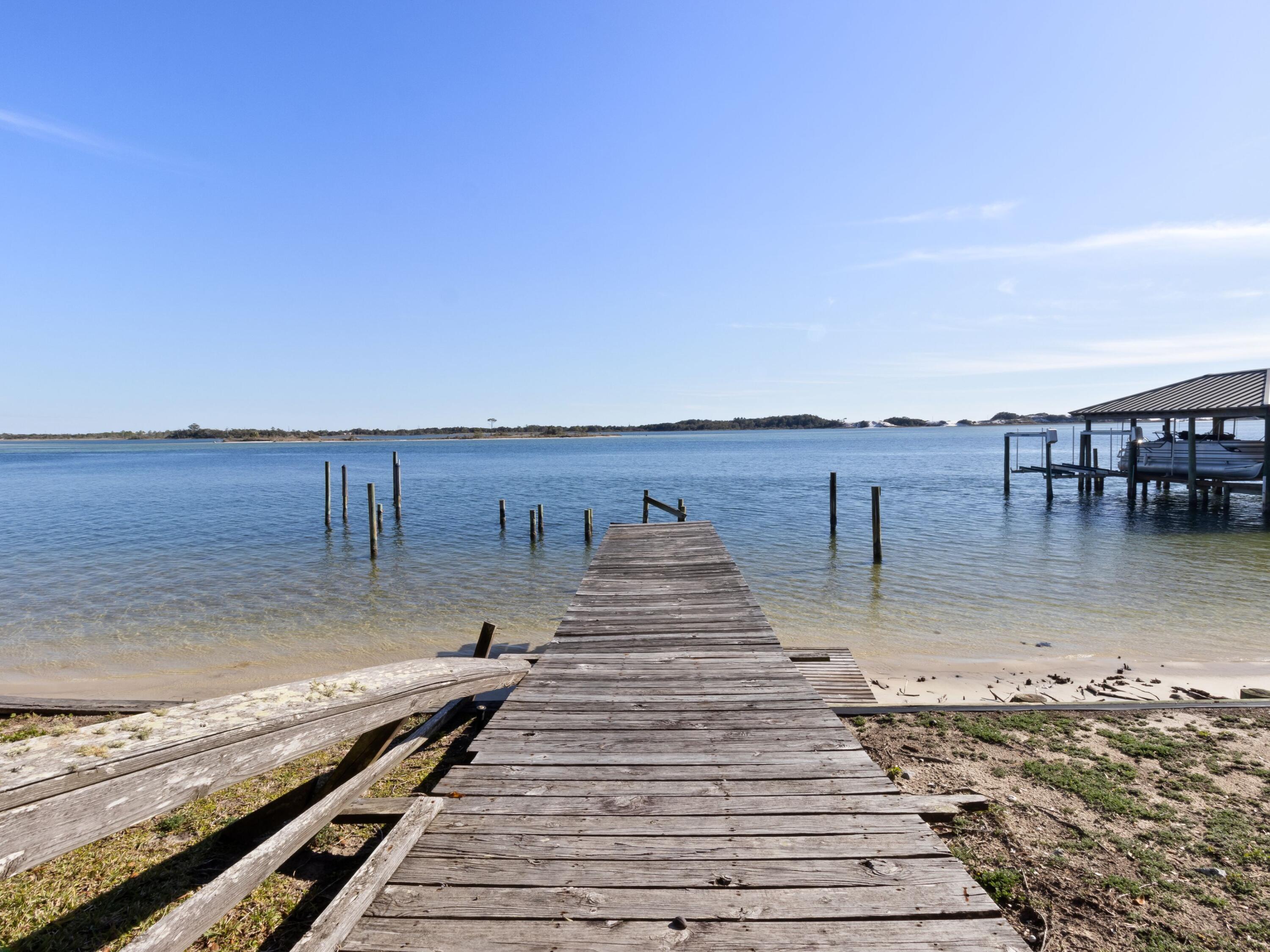 GULFVIEW S/D TO MARY ESTHER - Residential