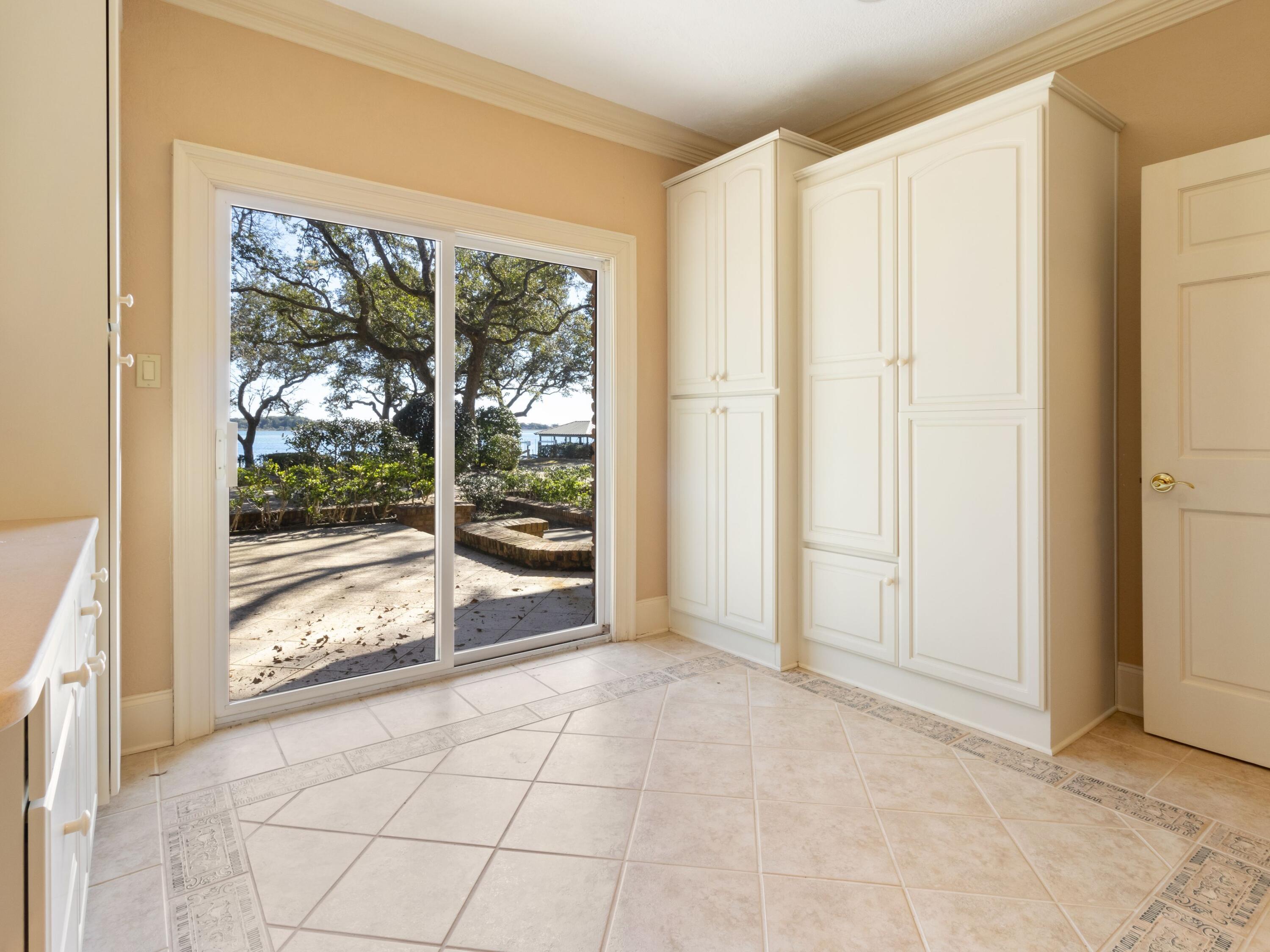 GULFVIEW S/D TO MARY ESTHER - Residential