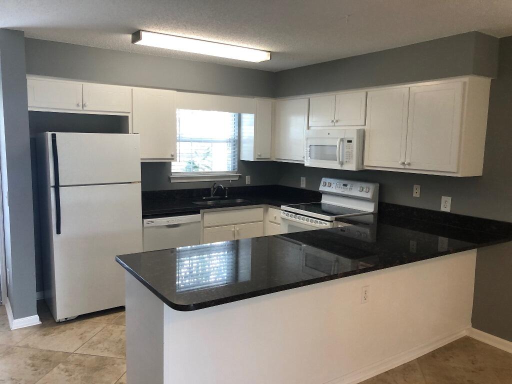 SUMMERLAKE T/H - Residential