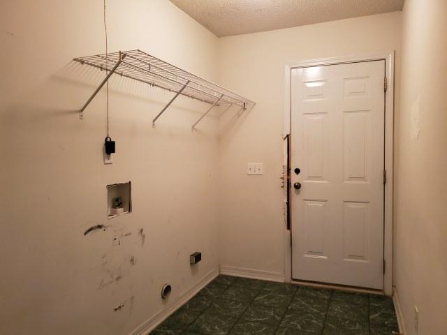 COUNTRYVIEW ESTATES 10TH ADDN - Residential