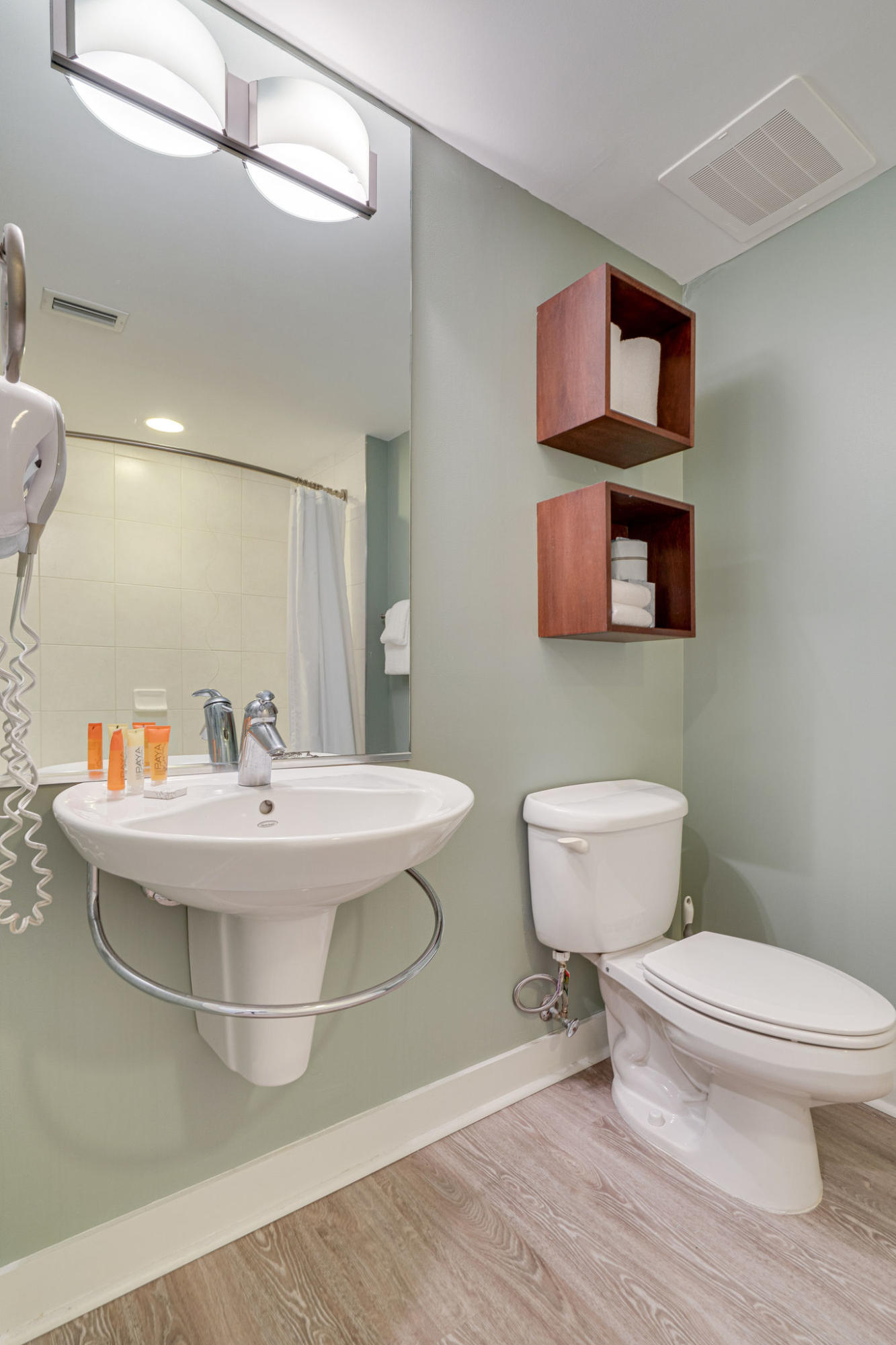 BAHIA CONDO - Residential