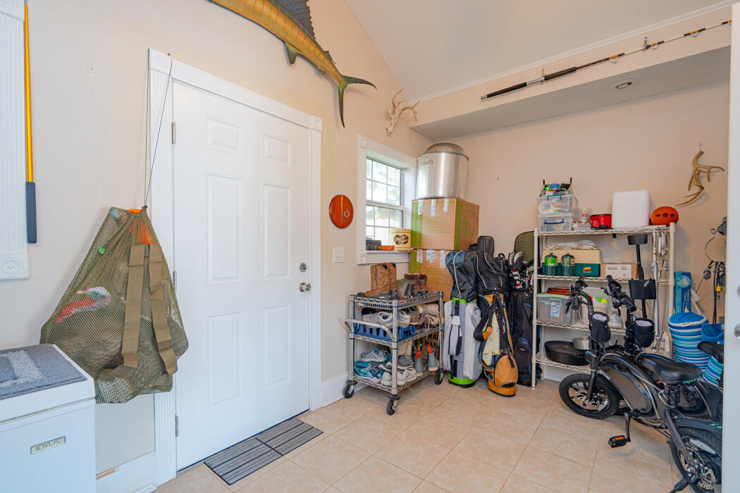 LAKE POINTE - Residential