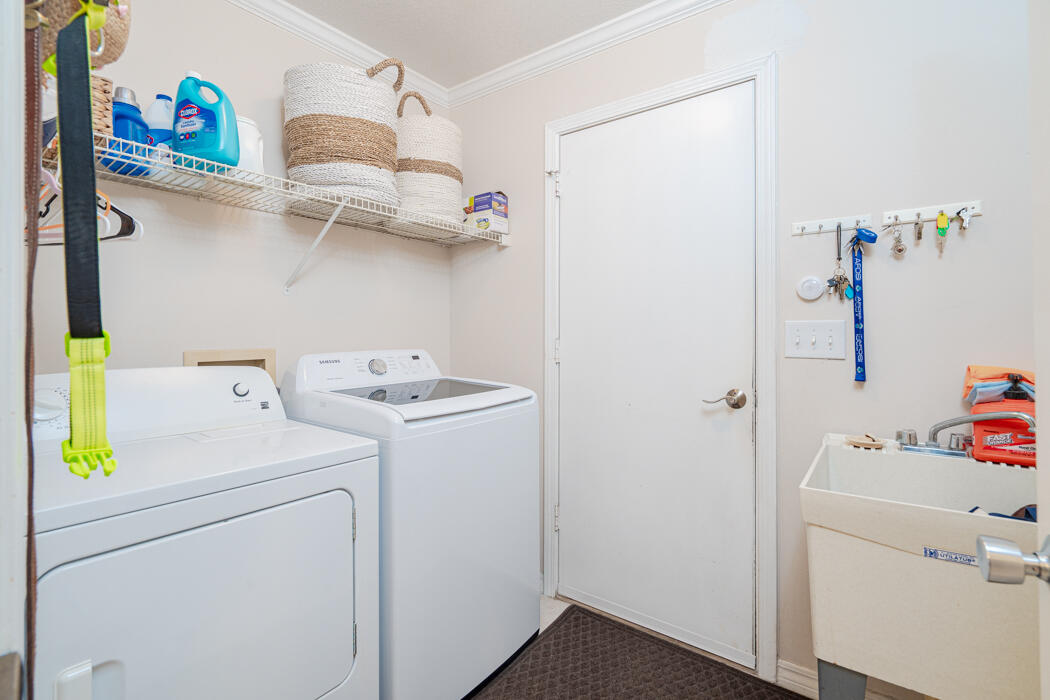 LAKE POINTE - Residential