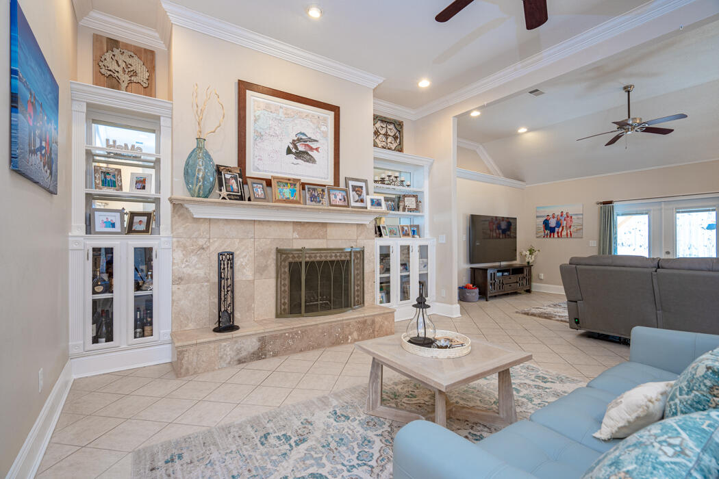 LAKE POINTE - Residential