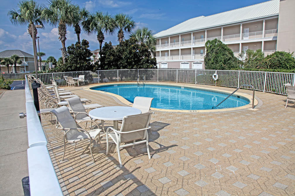 CRYSTAL VIEW CONDO - Residential