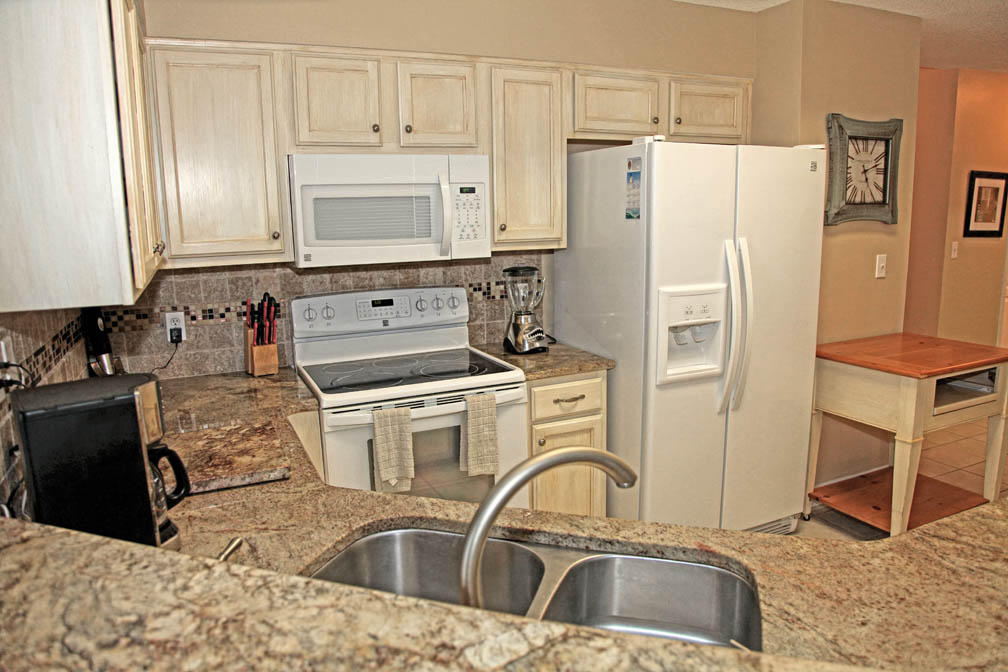 CRYSTAL VIEW CONDO - Residential