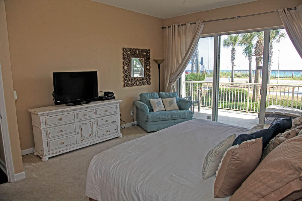 CRYSTAL VIEW CONDO - Residential