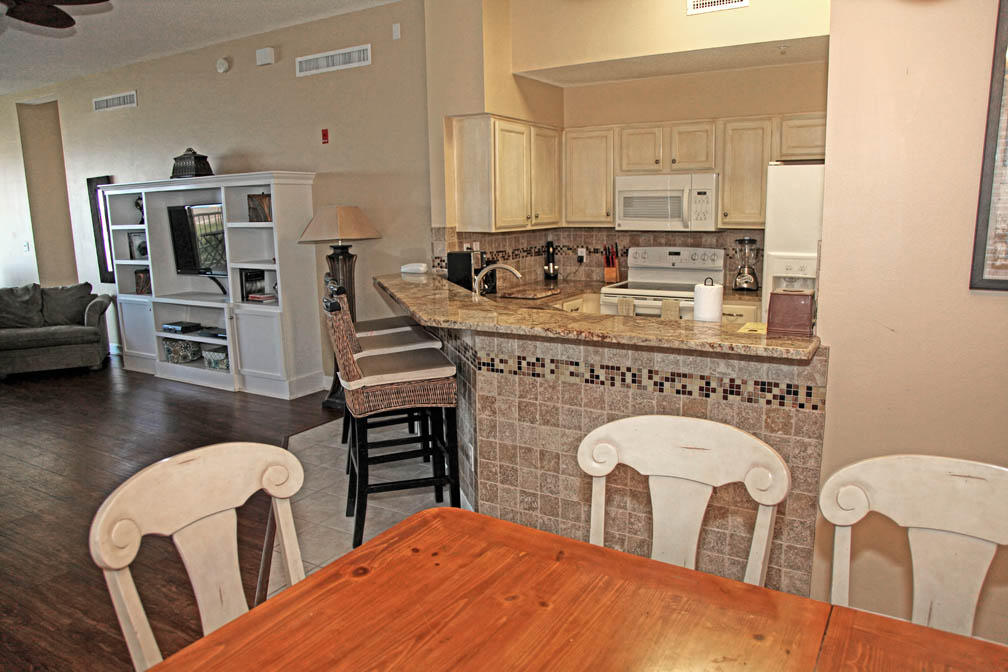 CRYSTAL VIEW CONDO - Residential