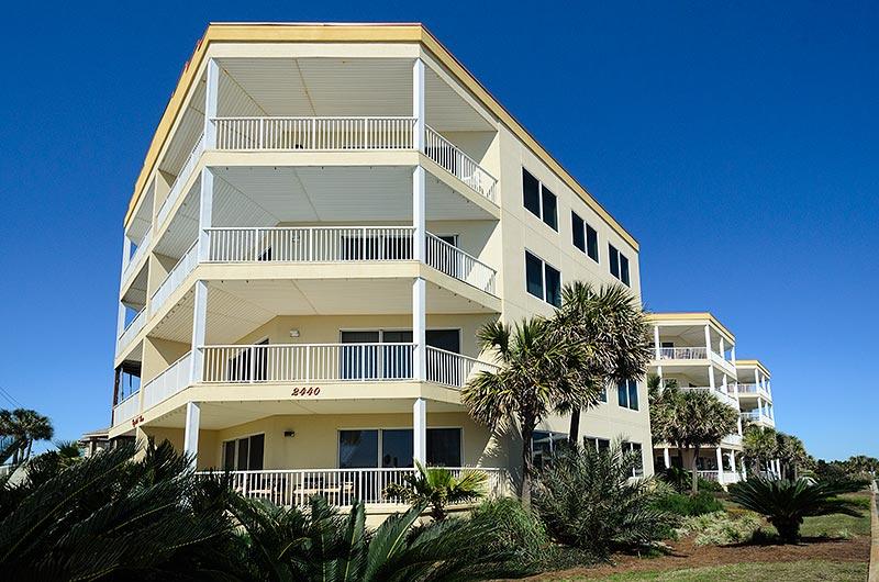 CRYSTAL VIEW CONDO - Residential