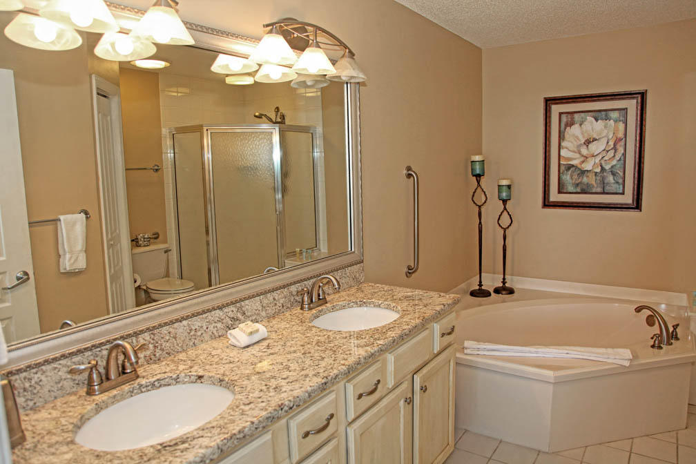 CRYSTAL VIEW CONDO - Residential