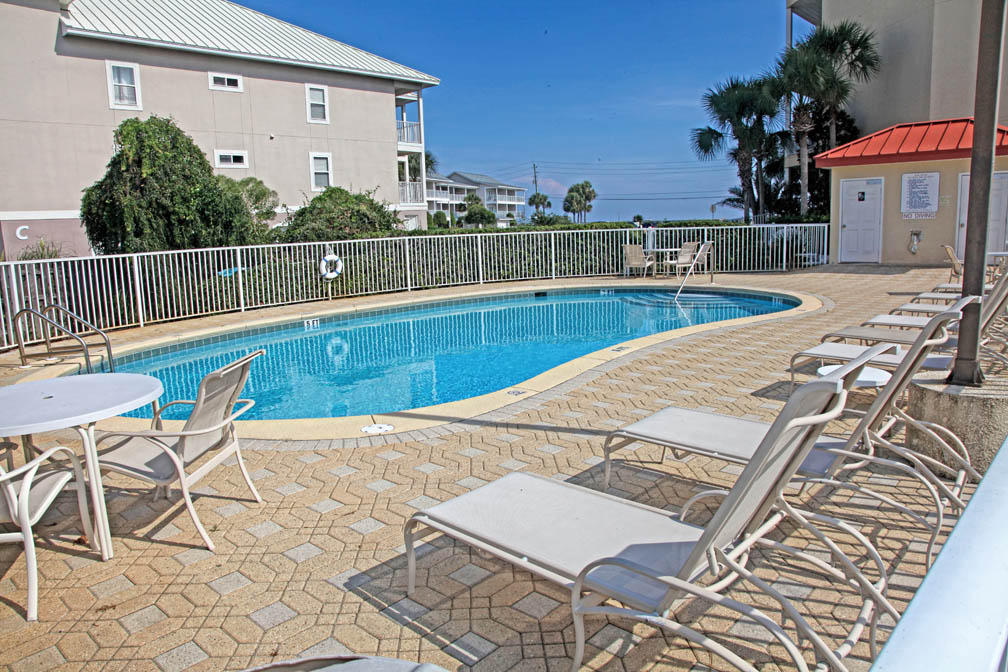 CRYSTAL VIEW CONDO - Residential