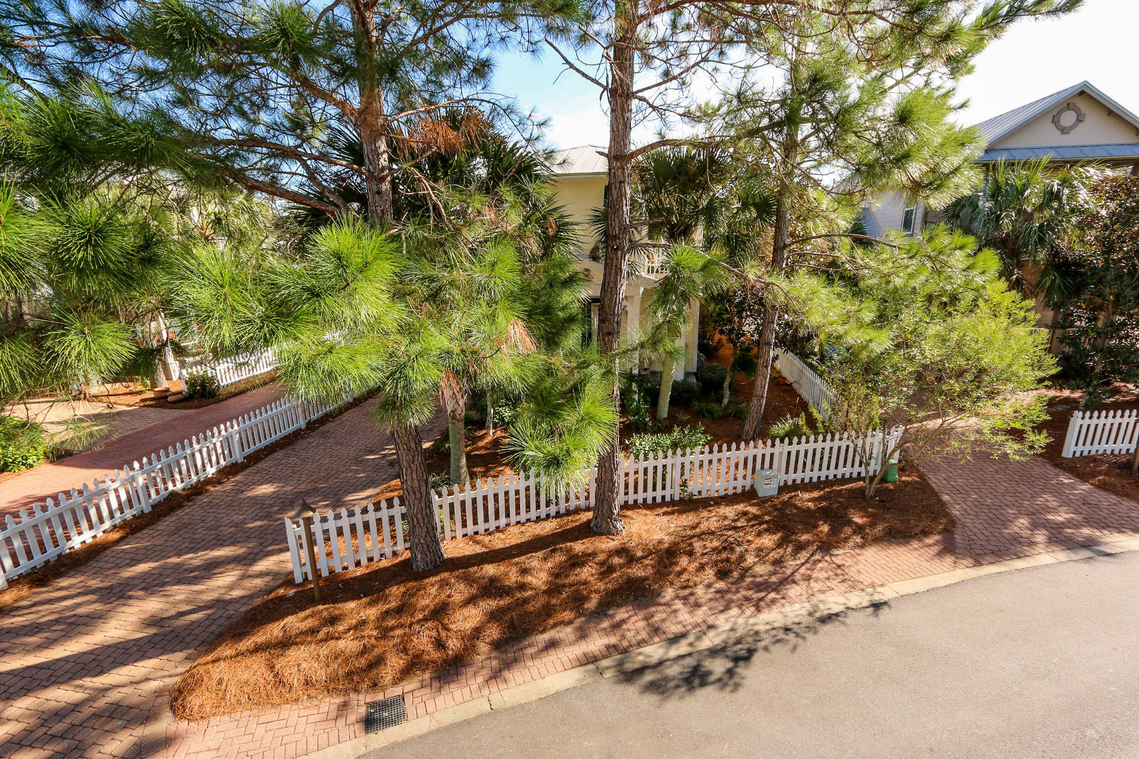 CASSINE VILLAGE - Residential