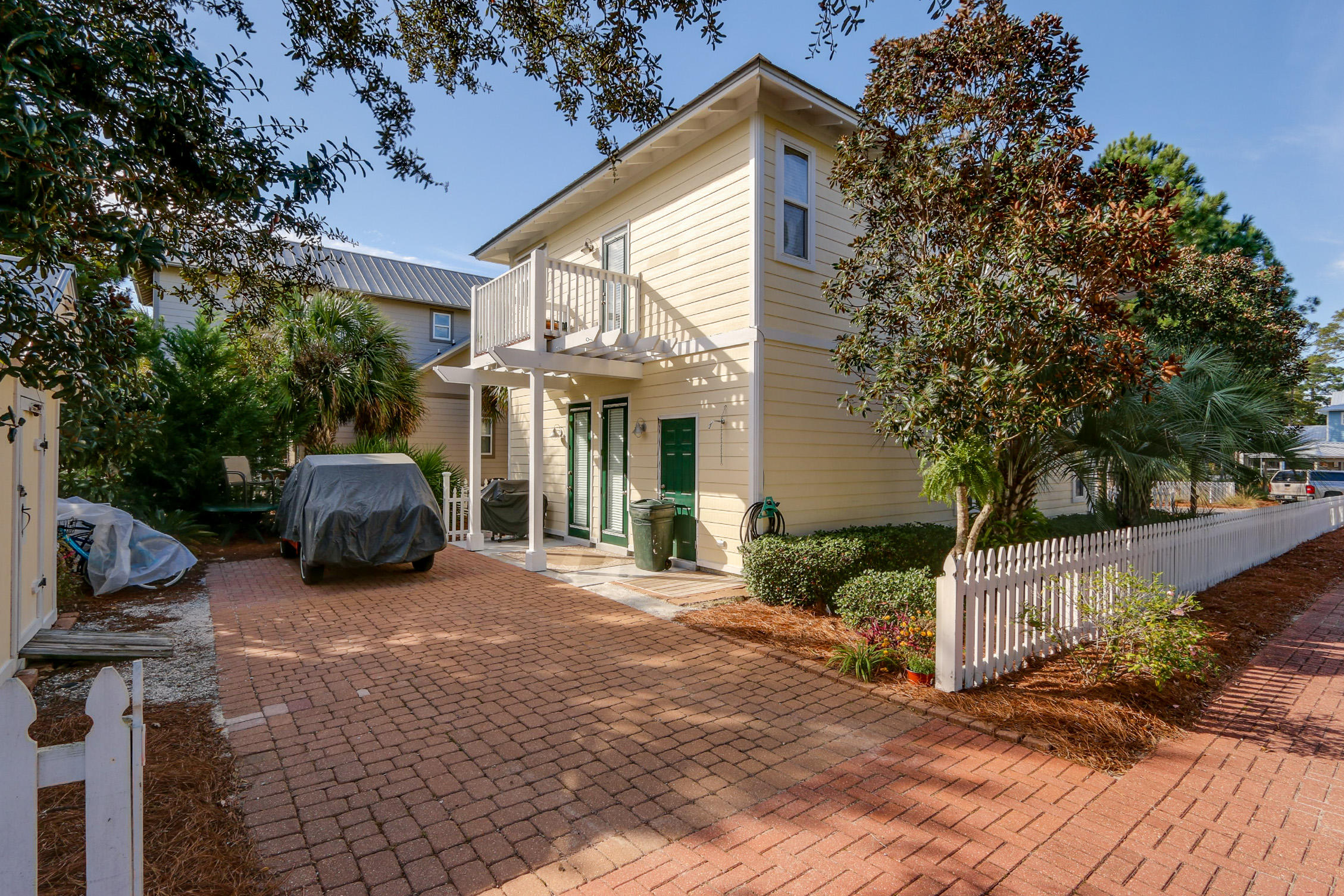 CASSINE VILLAGE - Residential