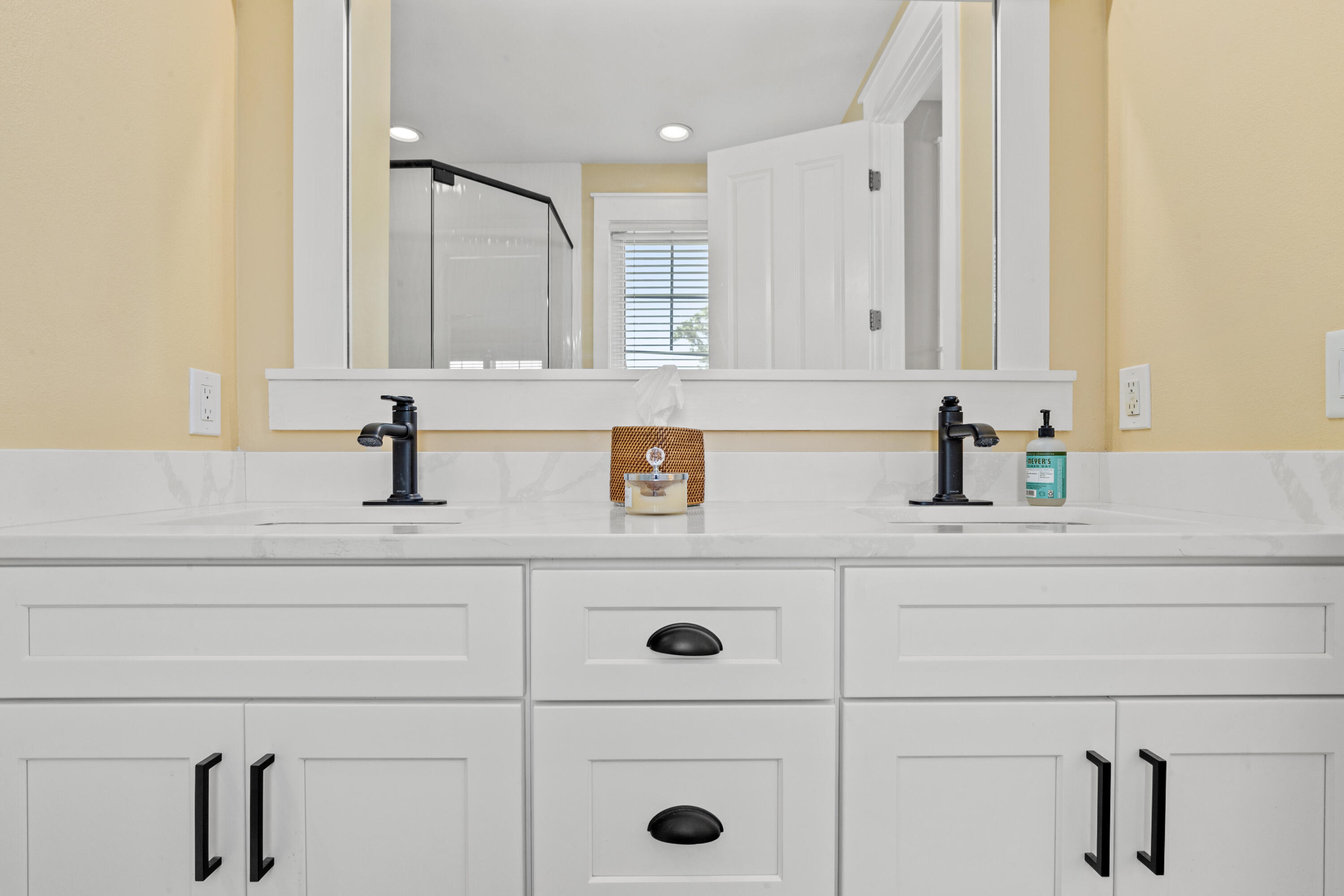 LAUREL GROVE - Residential