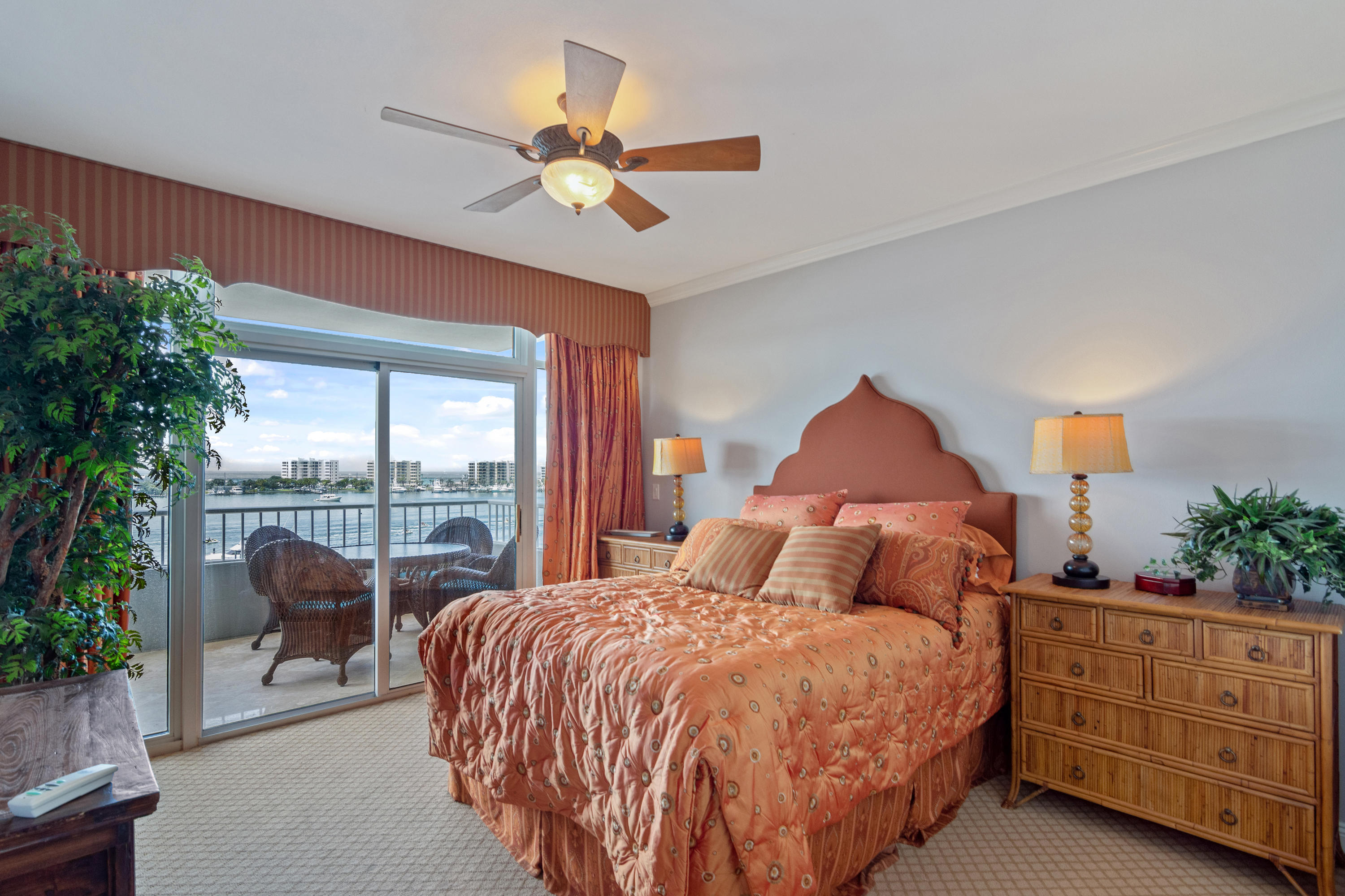 DESTIN YACHT CLUB - Residential