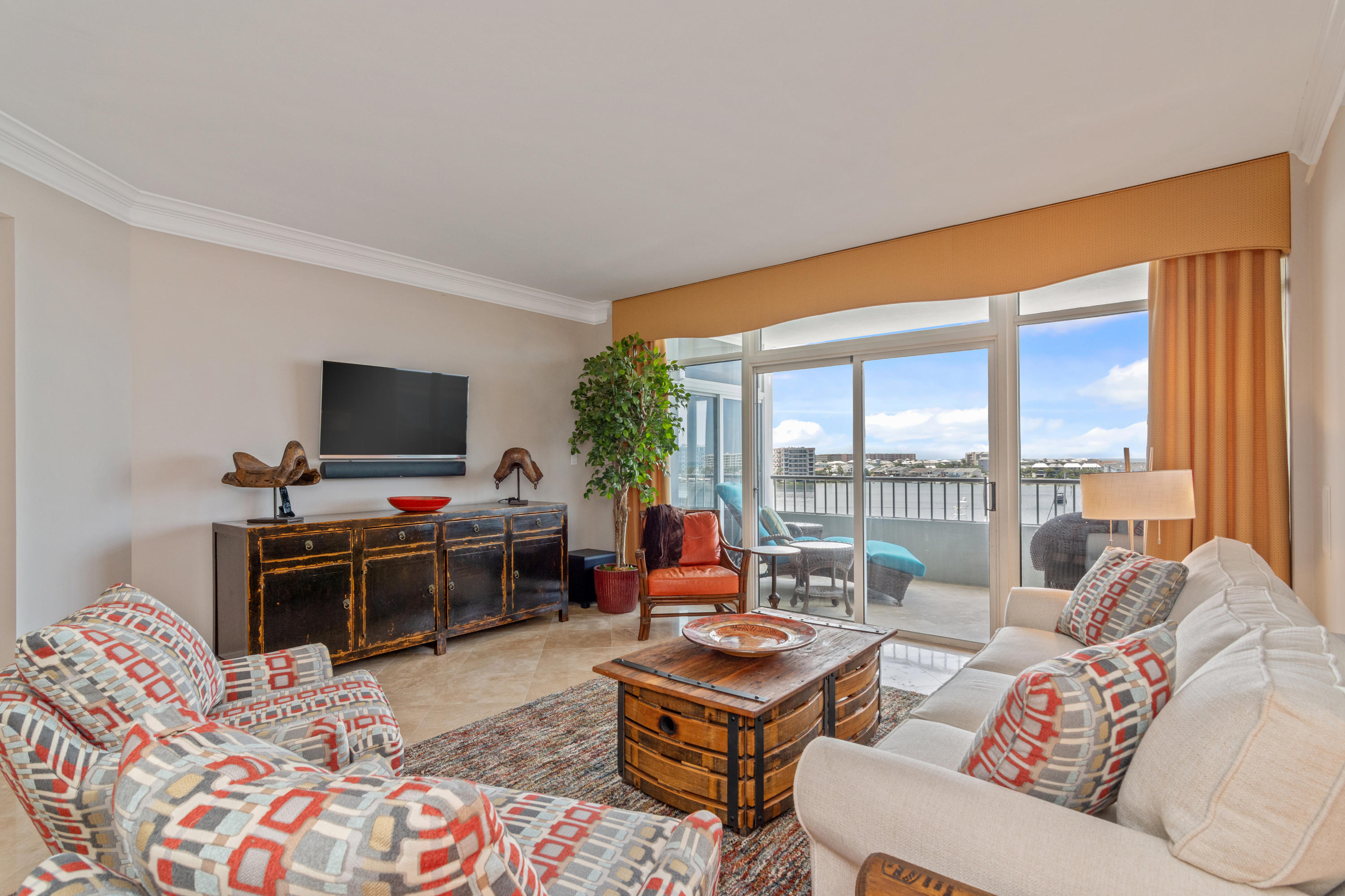 DESTIN YACHT CLUB - Residential