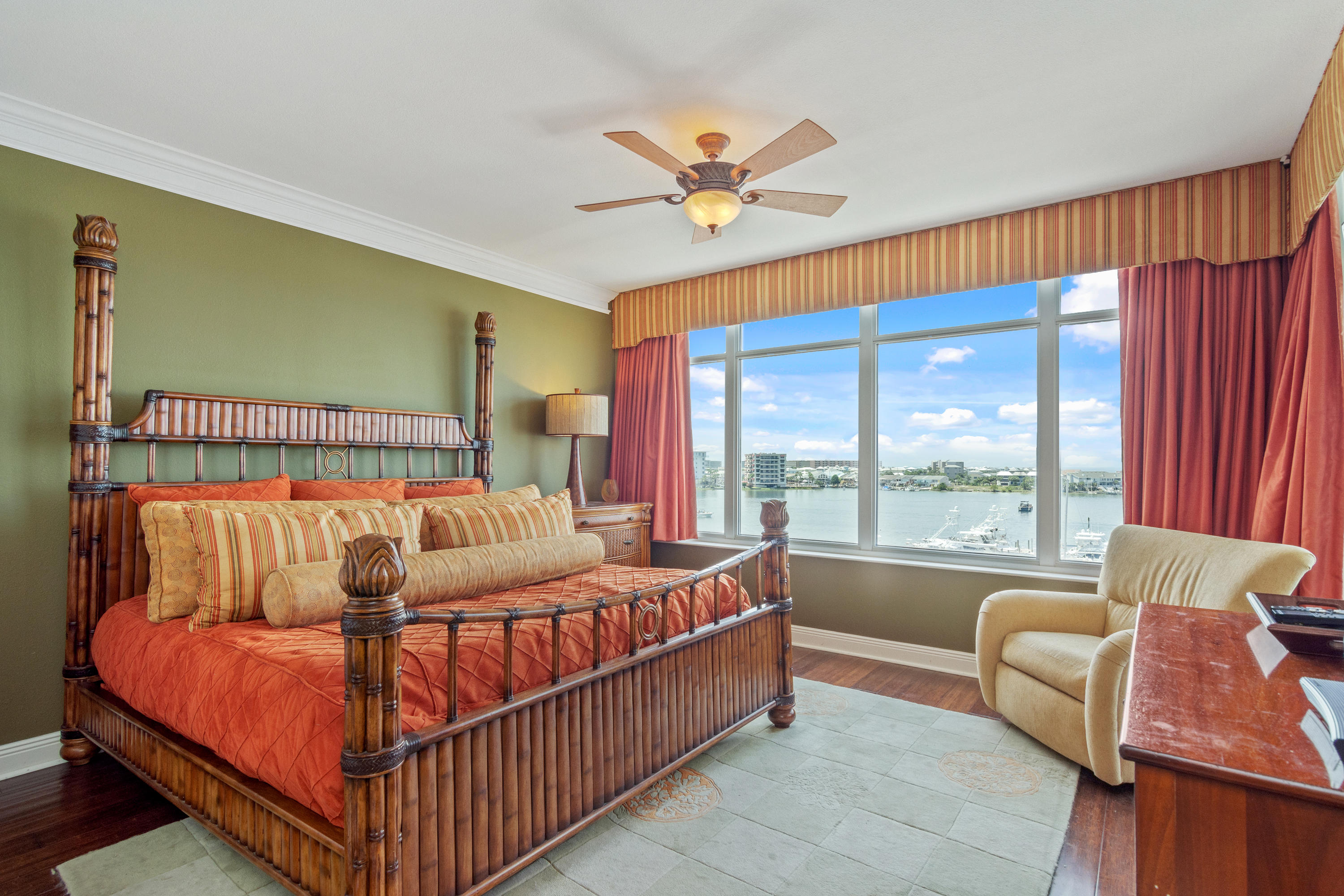 DESTIN YACHT CLUB - Residential