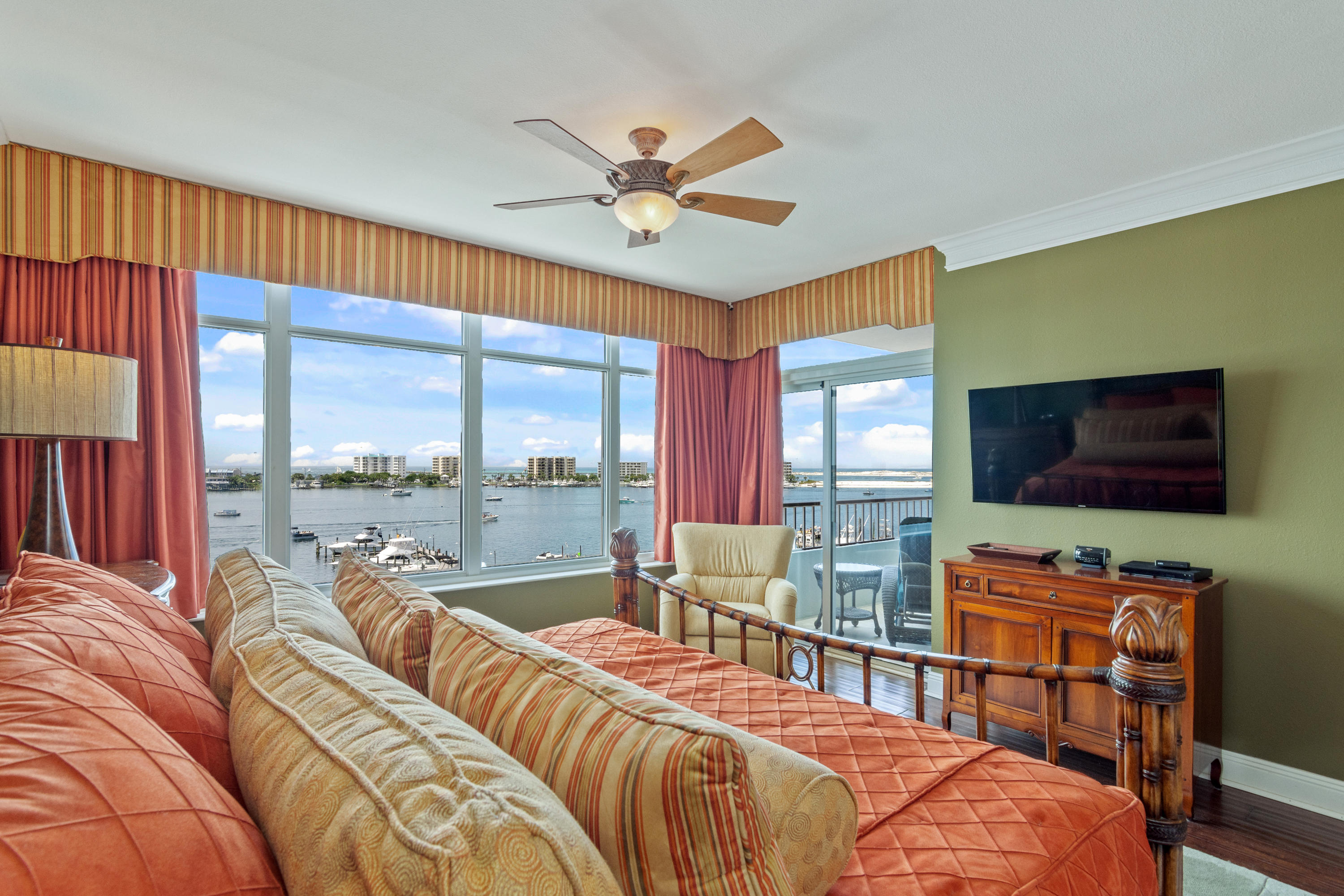 DESTIN YACHT CLUB - Residential