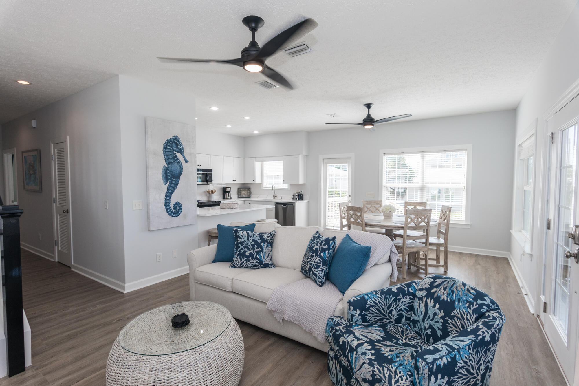 LAGUNA BEACH - Residential