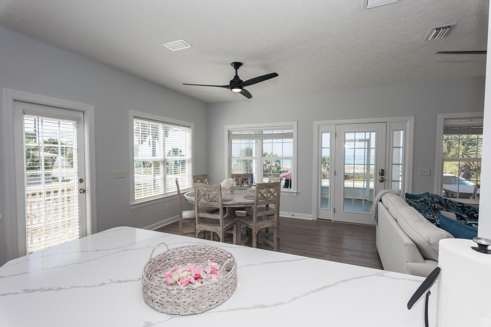 LAGUNA BEACH - Residential