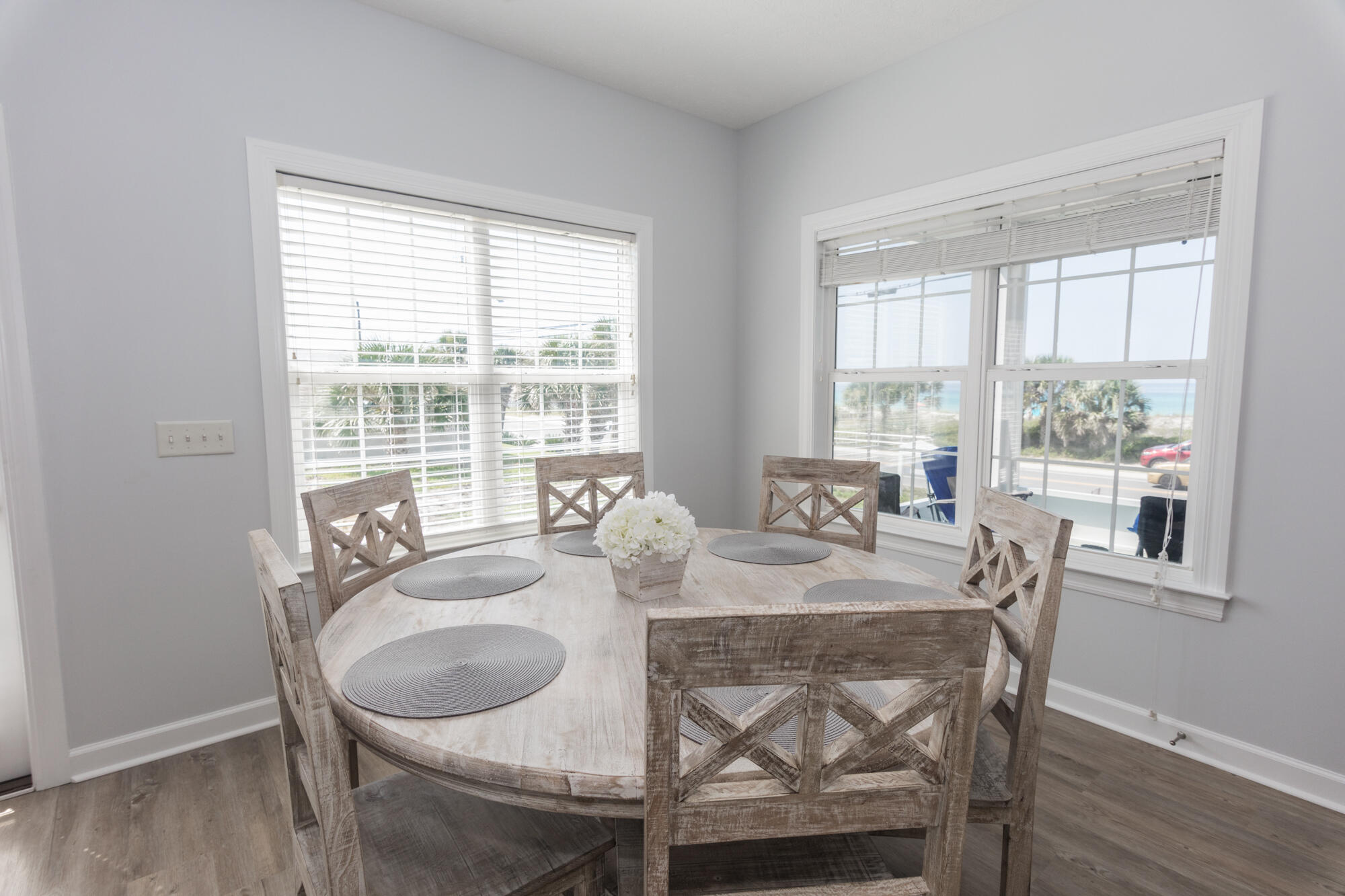LAGUNA BEACH - Residential