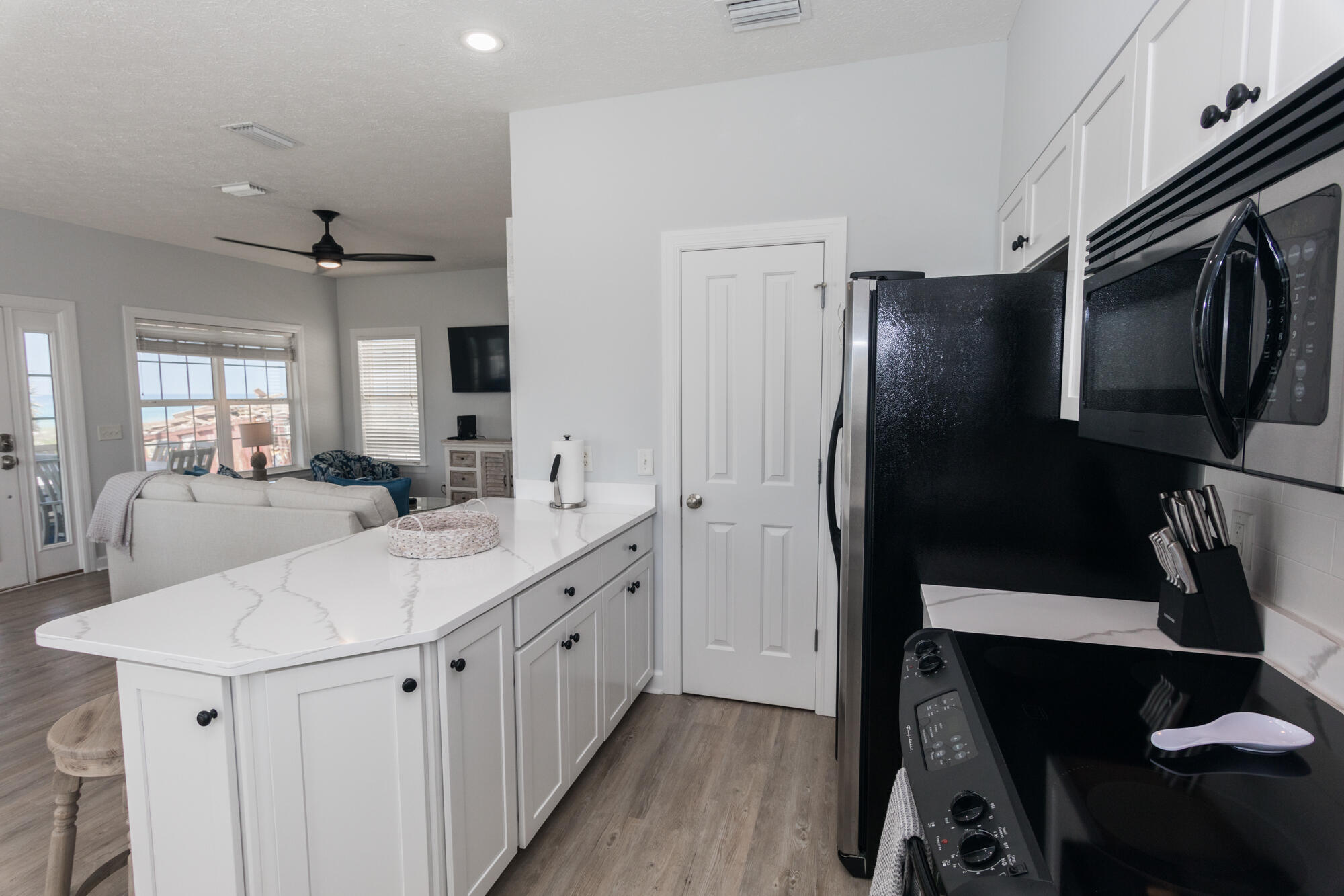 LAGUNA BEACH - Residential