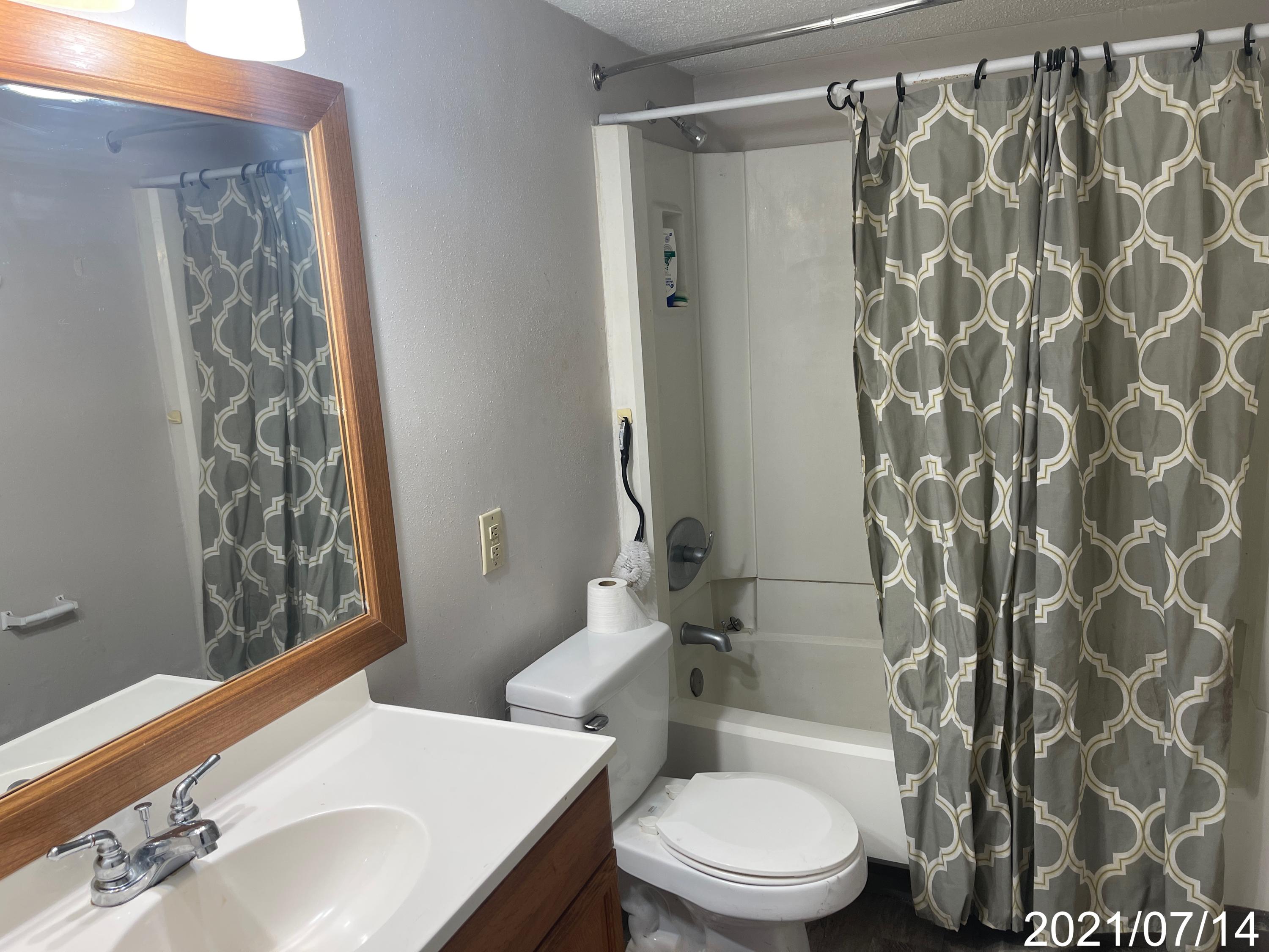 COLLEGE PARK CONDO - Residential Lease