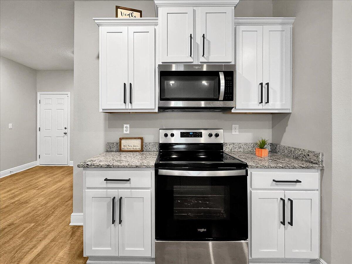 HERITAGE OAKS - Residential