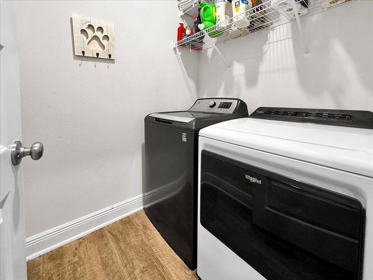 HERITAGE OAKS - Residential