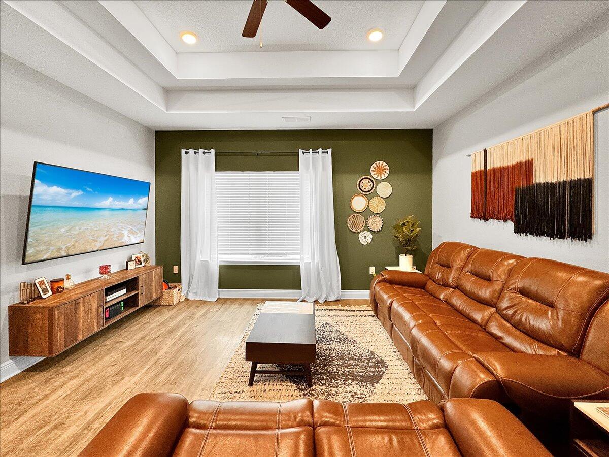 HERITAGE OAKS - Residential