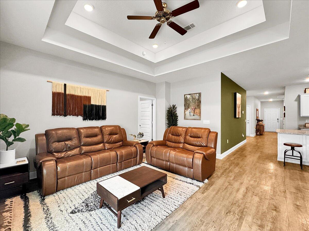 HERITAGE OAKS - Residential