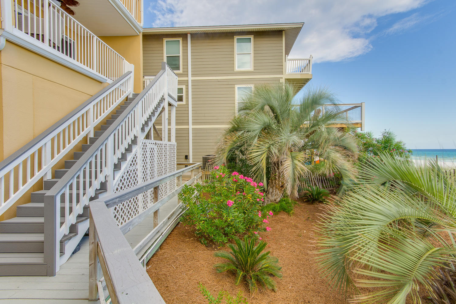 SANDSPUR CONDO - Residential