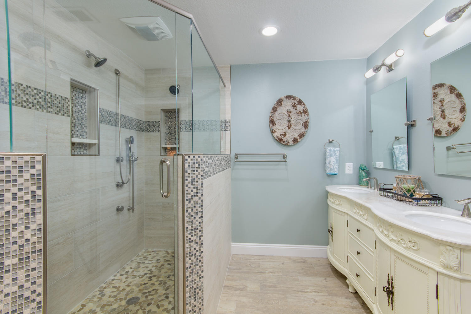 SANDSPUR CONDO - Residential