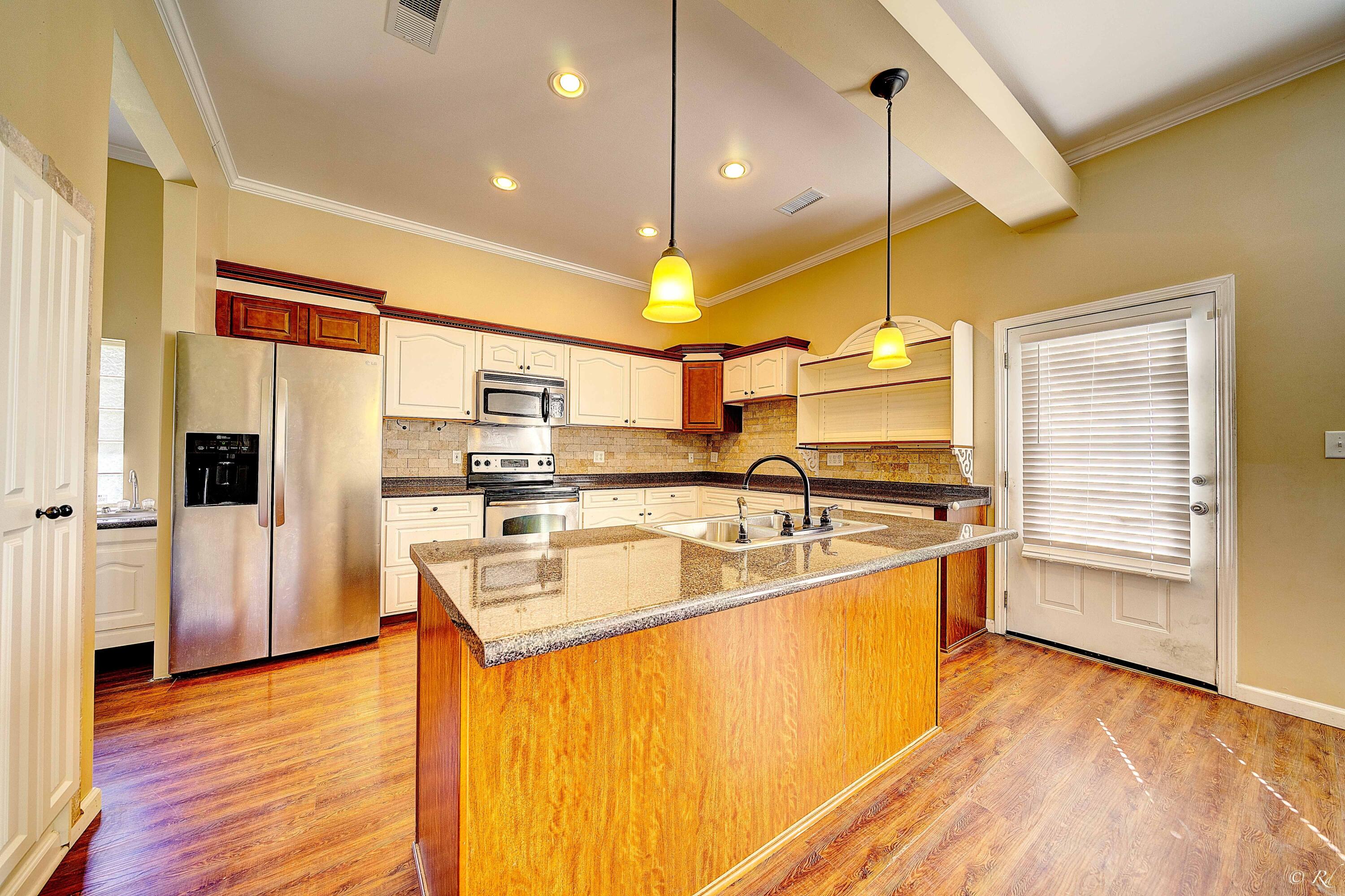 GREEN HILLS WEST - Residential