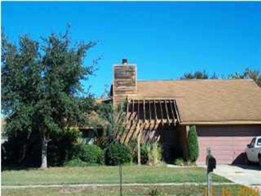 LOVELY HOME IN CHATEAU PRES DE LA MER. VERY CONVENIENT TO HURLBURT AFB, SCHOOLS AND SHOPPING. CEILING FAN AND FIREPLACE IN LARGE GREAT ROOM AREA. LOTS OF SUNNY DAYLIGHT IN THIS ONE! CALL OFFICE FOR APPOINTMENT. SMALL PET ALLOWED WITH NON-REF PET FEE. AVAILABLE 4/18/18