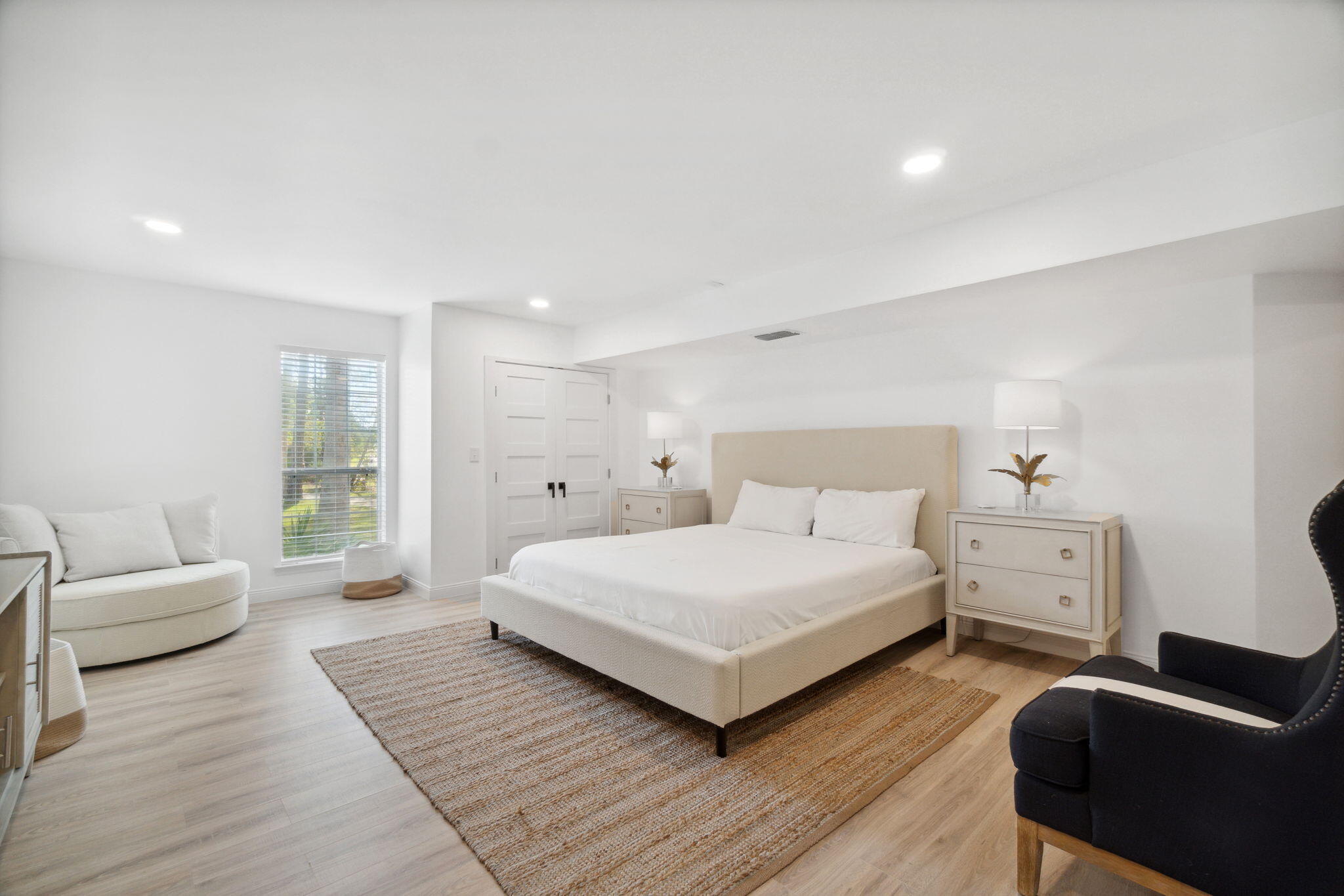 COUNTRY CLUB ESTATES - Residential