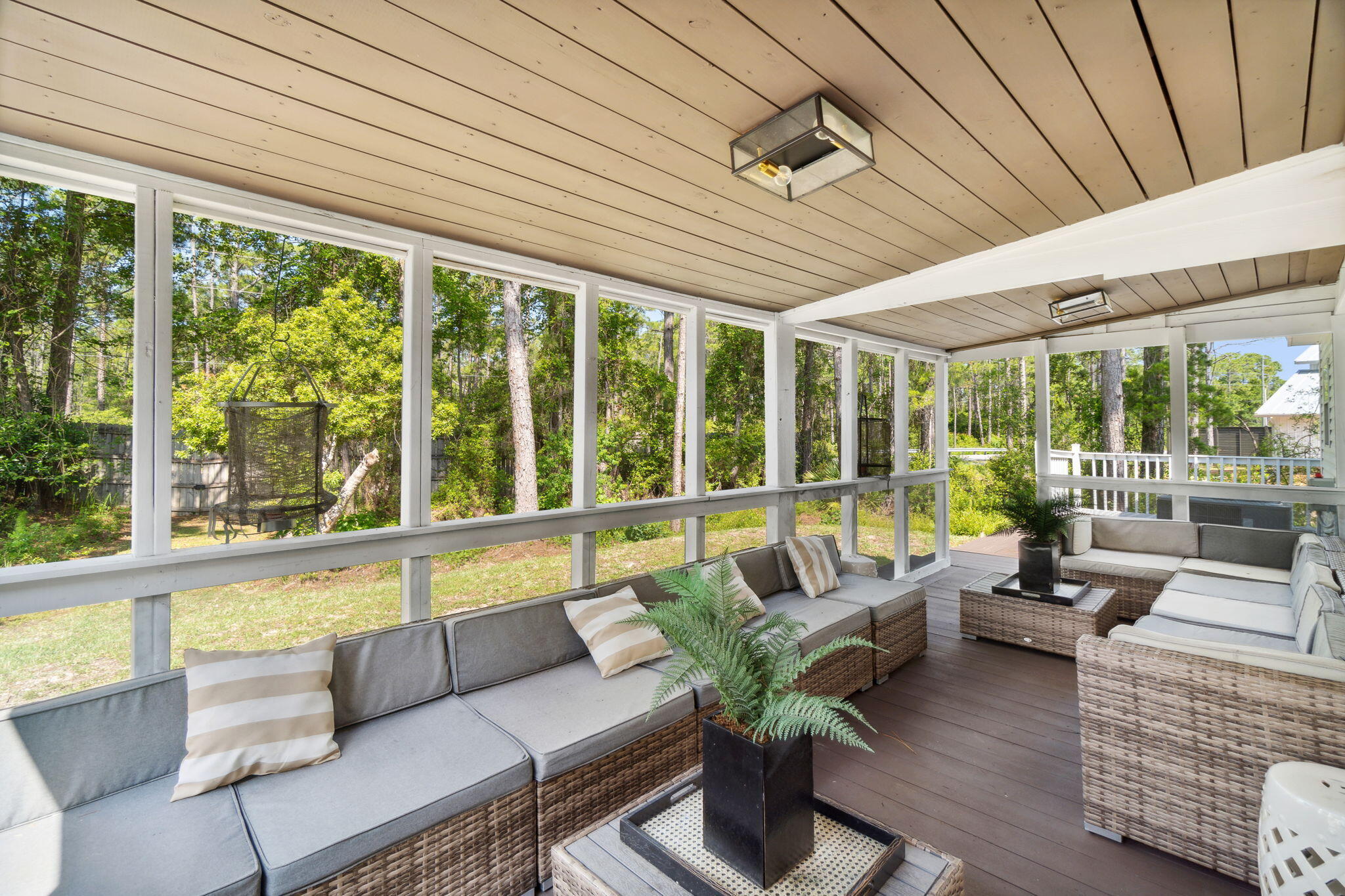 COUNTRY CLUB ESTATES - Residential