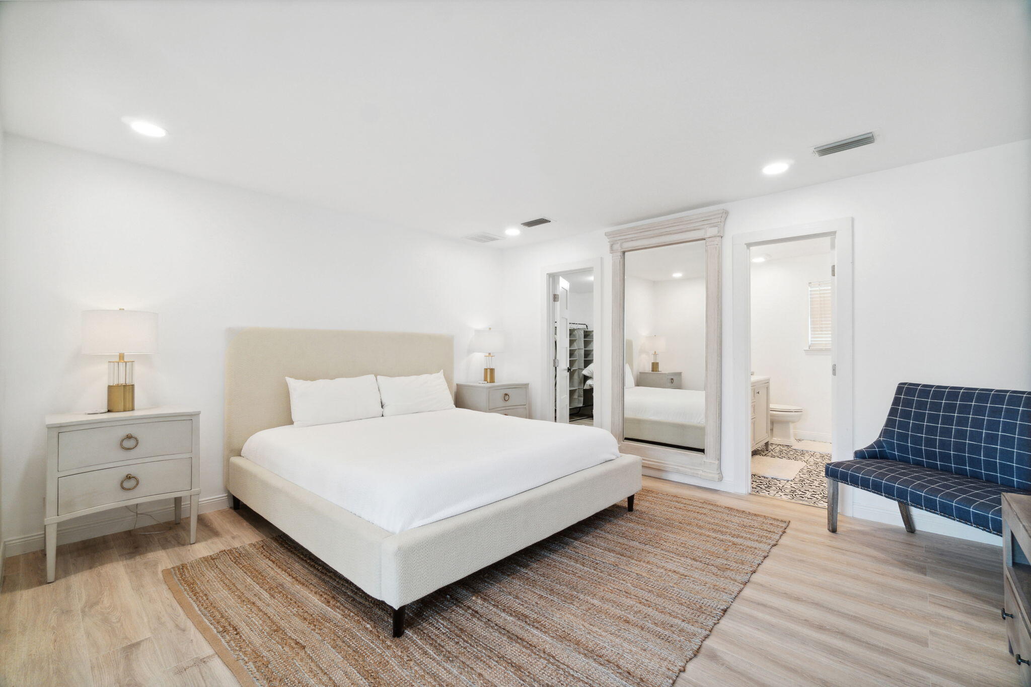 COUNTRY CLUB ESTATES - Residential