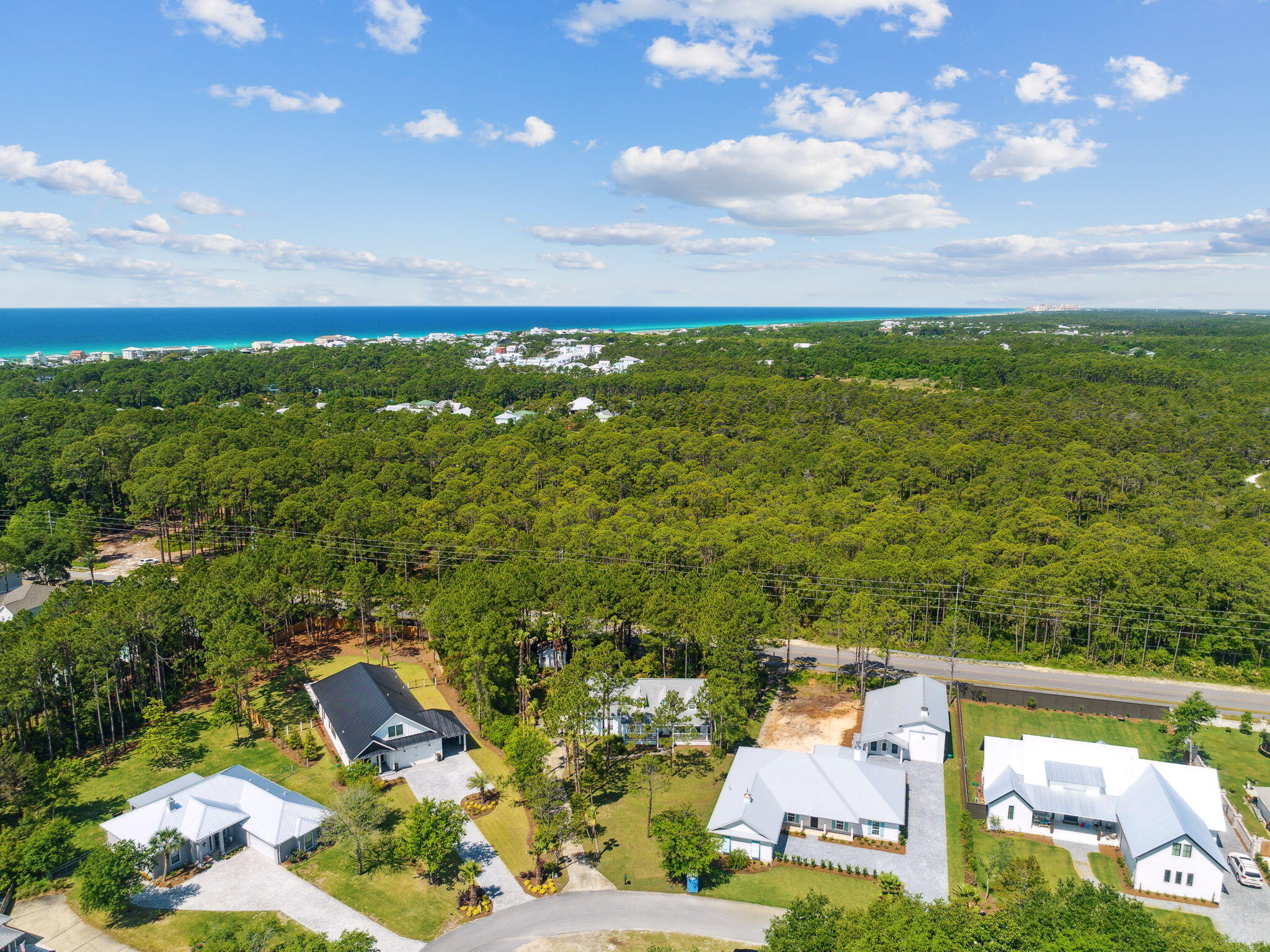 COUNTRY CLUB ESTATES - Residential