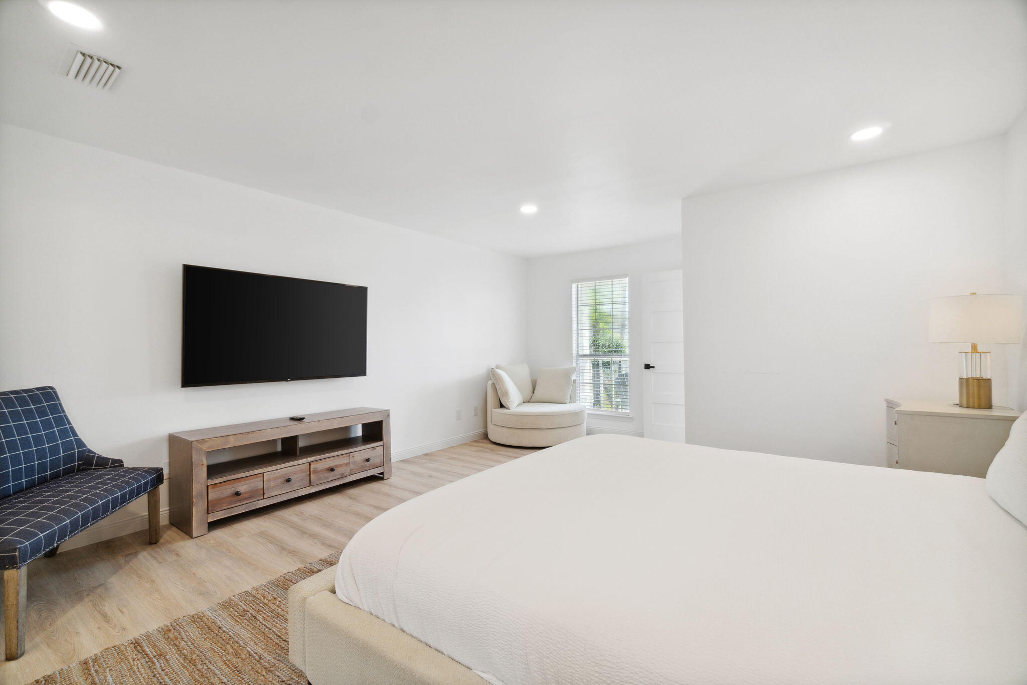 COUNTRY CLUB ESTATES - Residential