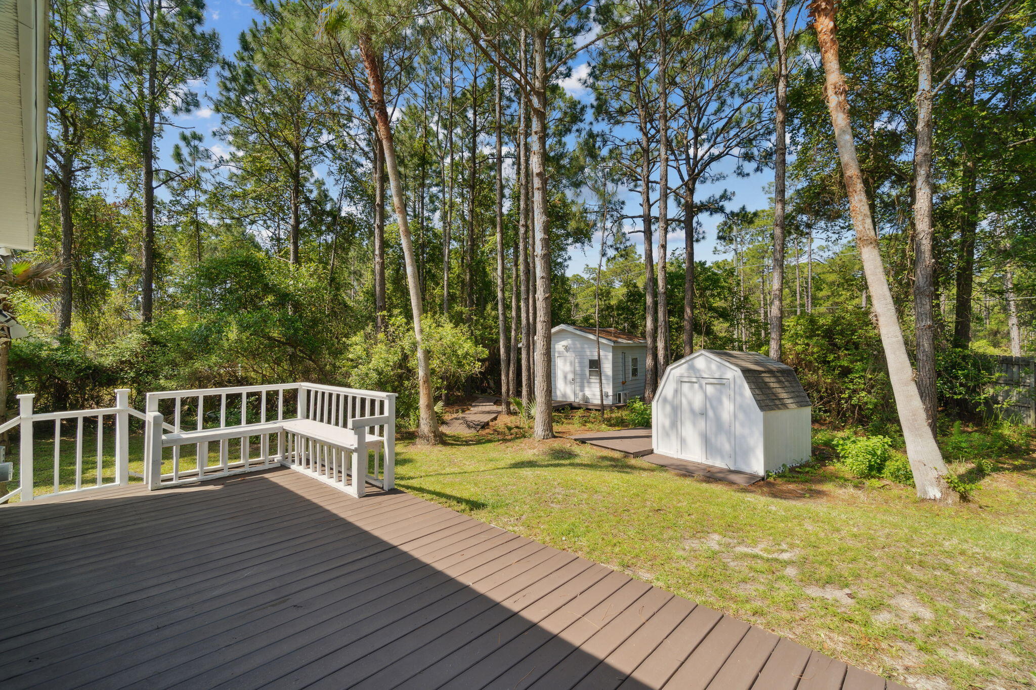COUNTRY CLUB ESTATES - Residential