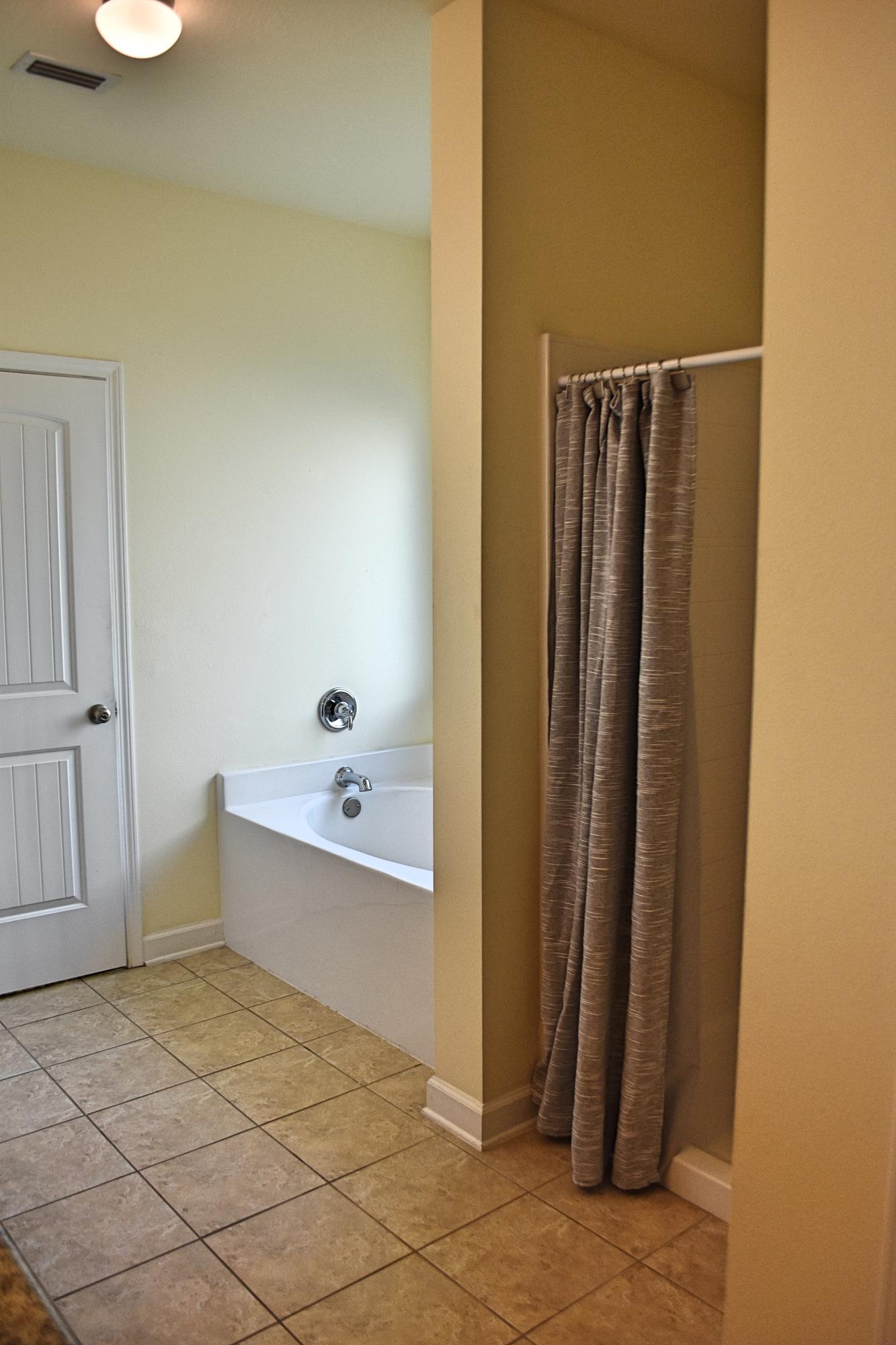 HAMMOCK BAY - Residential Lease