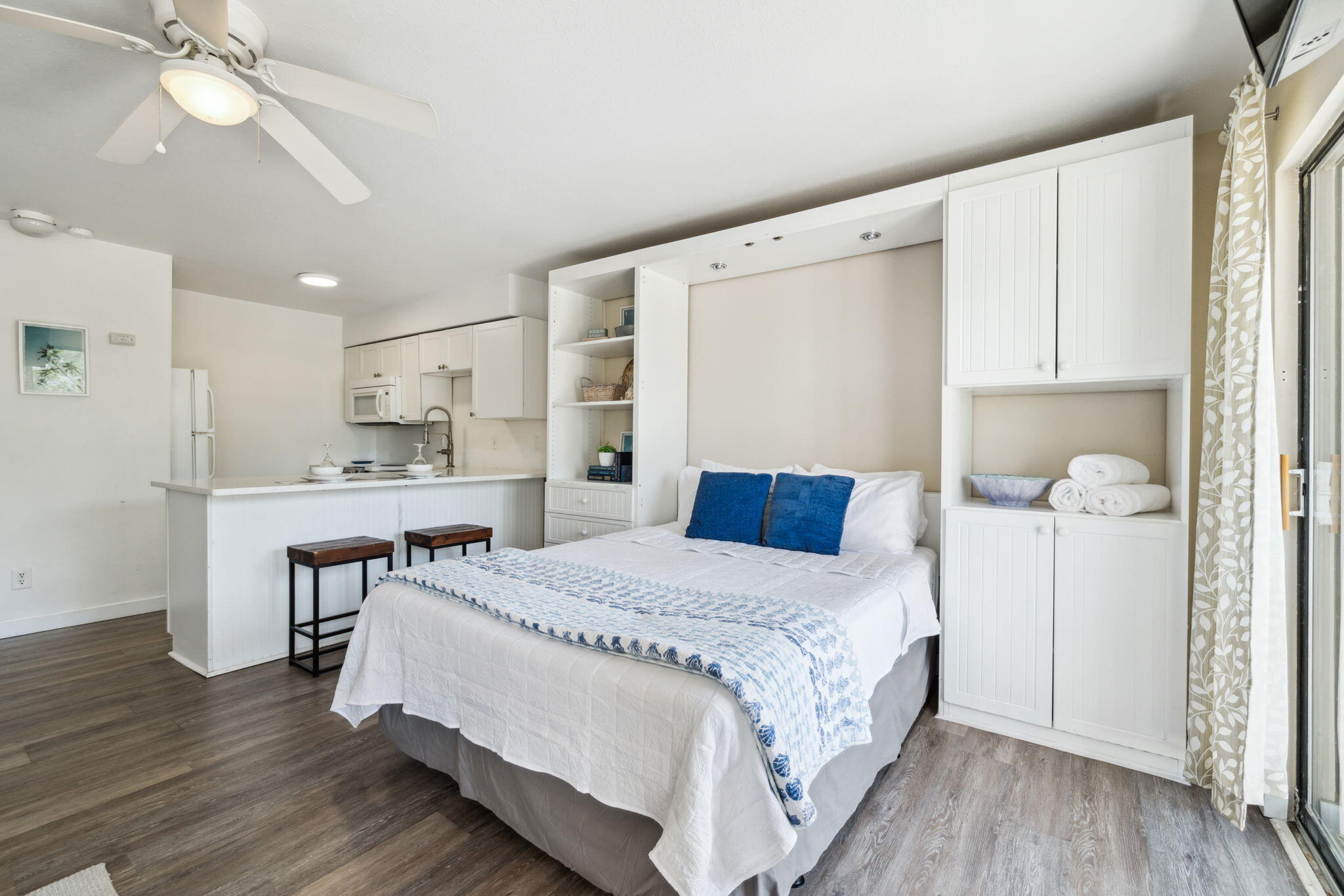 BEACHFRONT 2 PH 1 - Residential