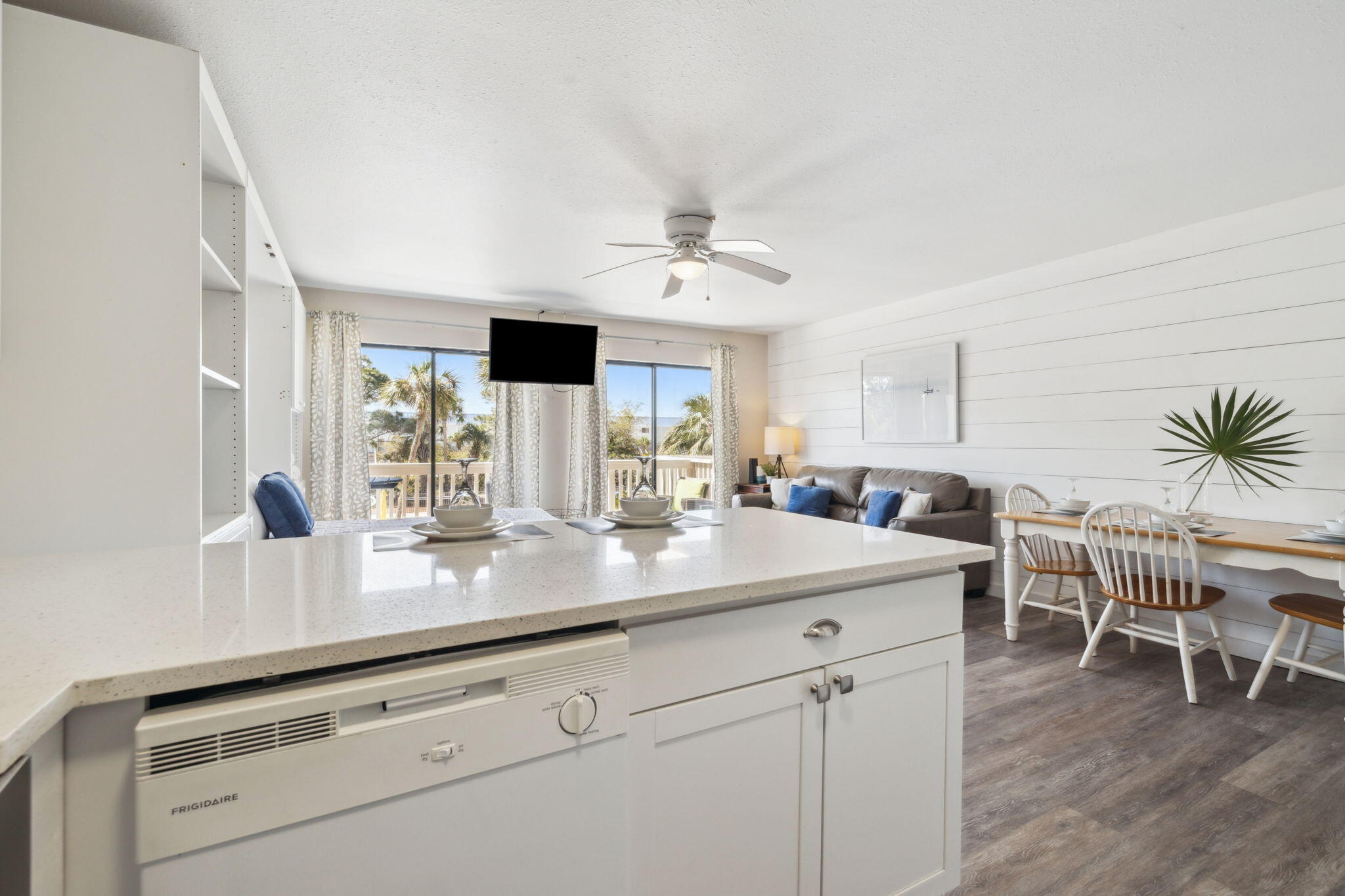 BEACHFRONT 2 PH 1 - Residential
