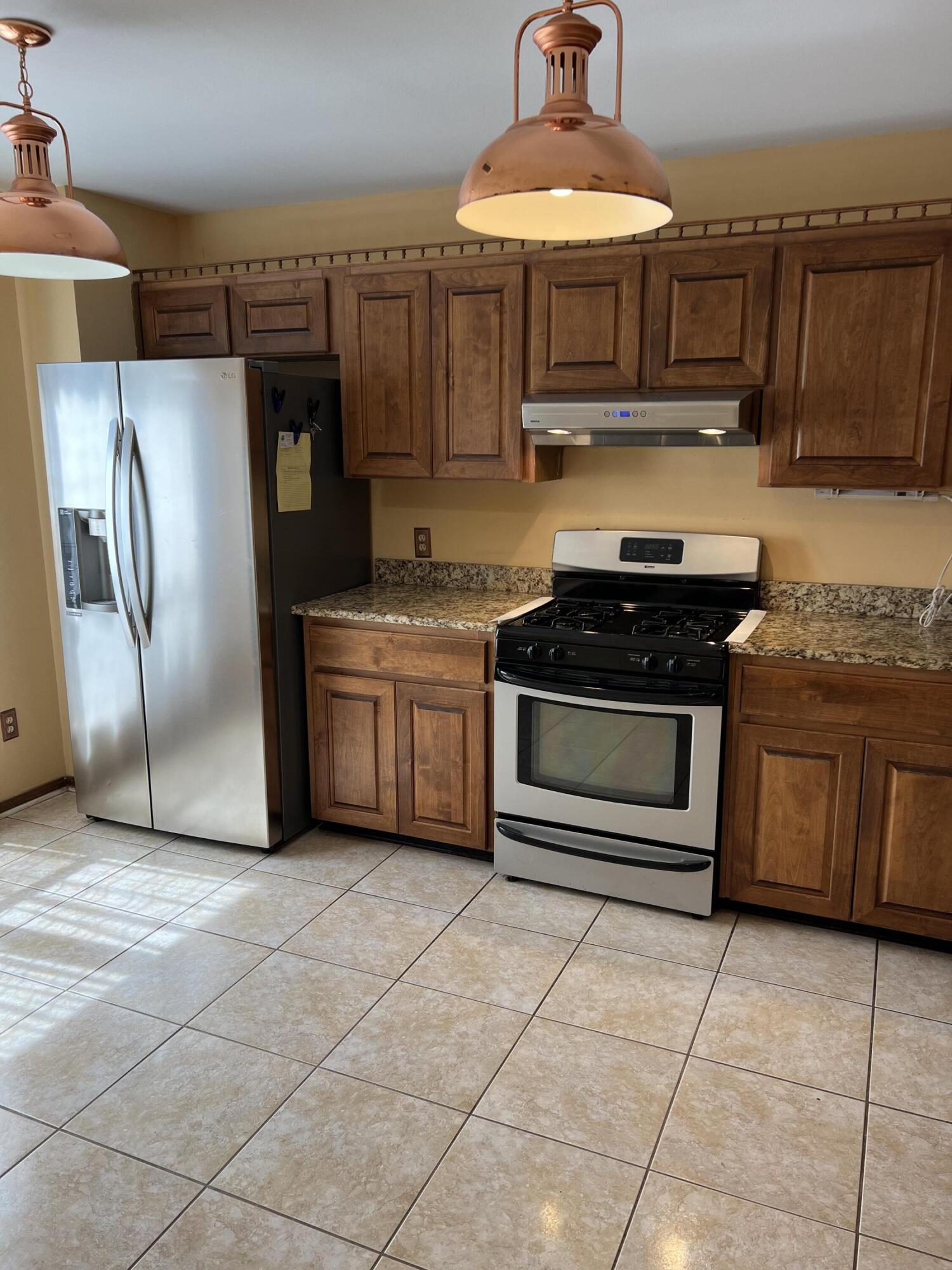 SUMMER TREE, LOT 11 - Residential