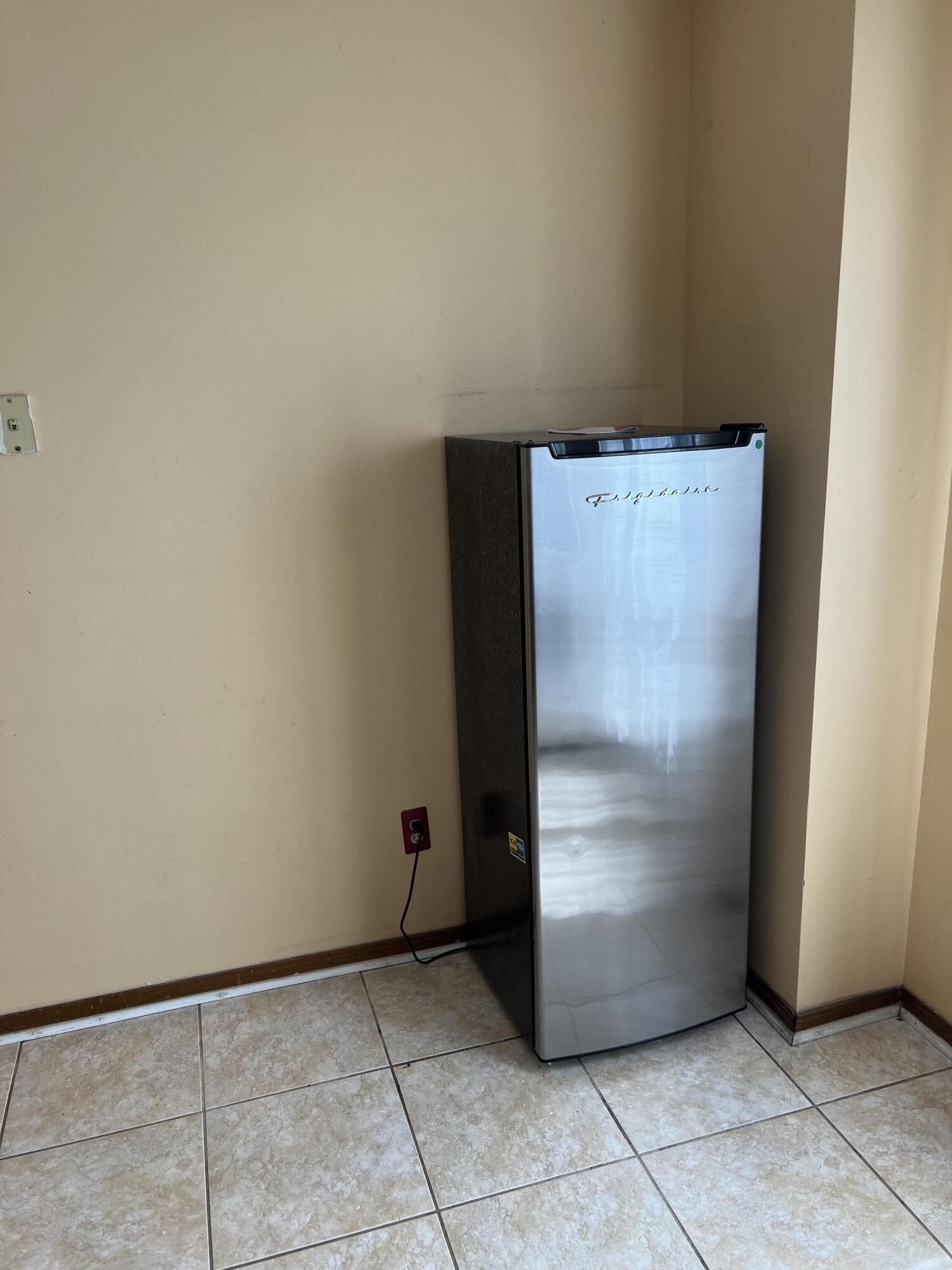 SUMMER TREE, LOT 11 - Residential